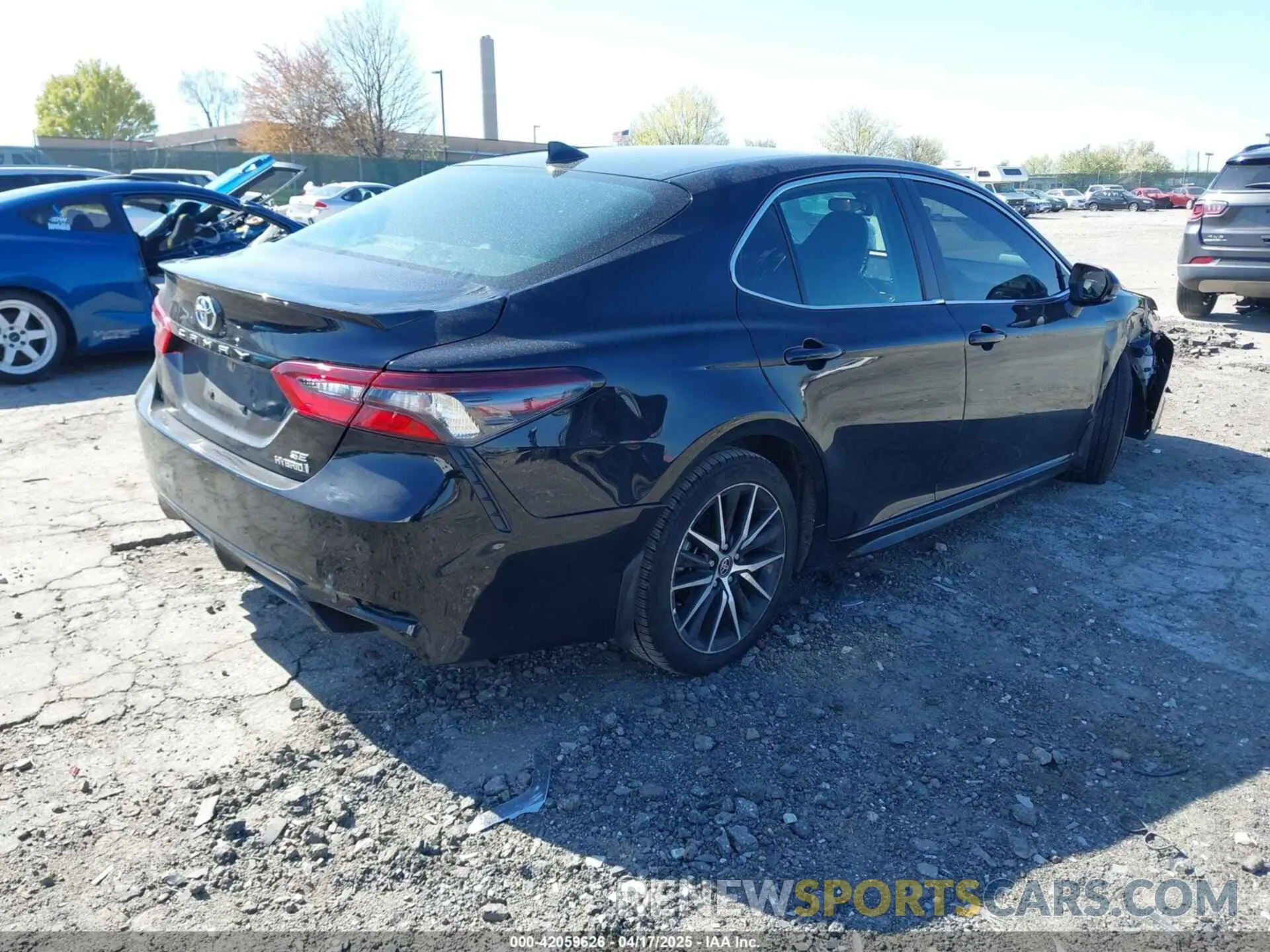 4 Photograph of a damaged car 4T1G31AK8RU066633 TOYOTA CAMRY HYBRID 2024