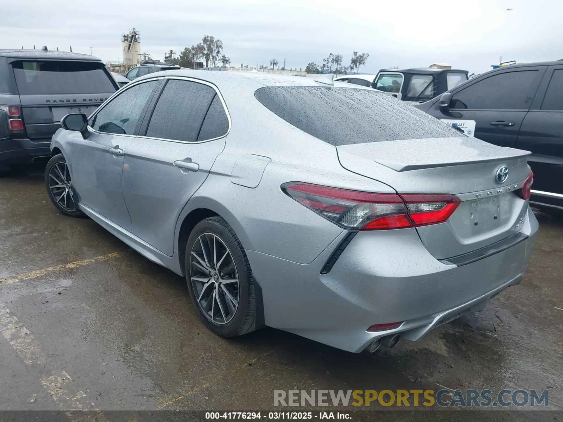 3 Photograph of a damaged car 4T1G31AK9RU064552 TOYOTA CAMRY HYBRID 2024
