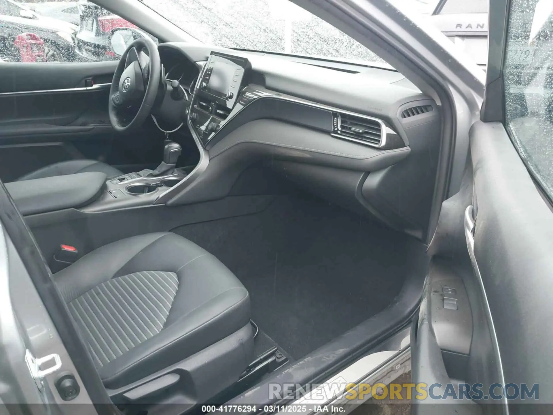 5 Photograph of a damaged car 4T1G31AK9RU064552 TOYOTA CAMRY HYBRID 2024
