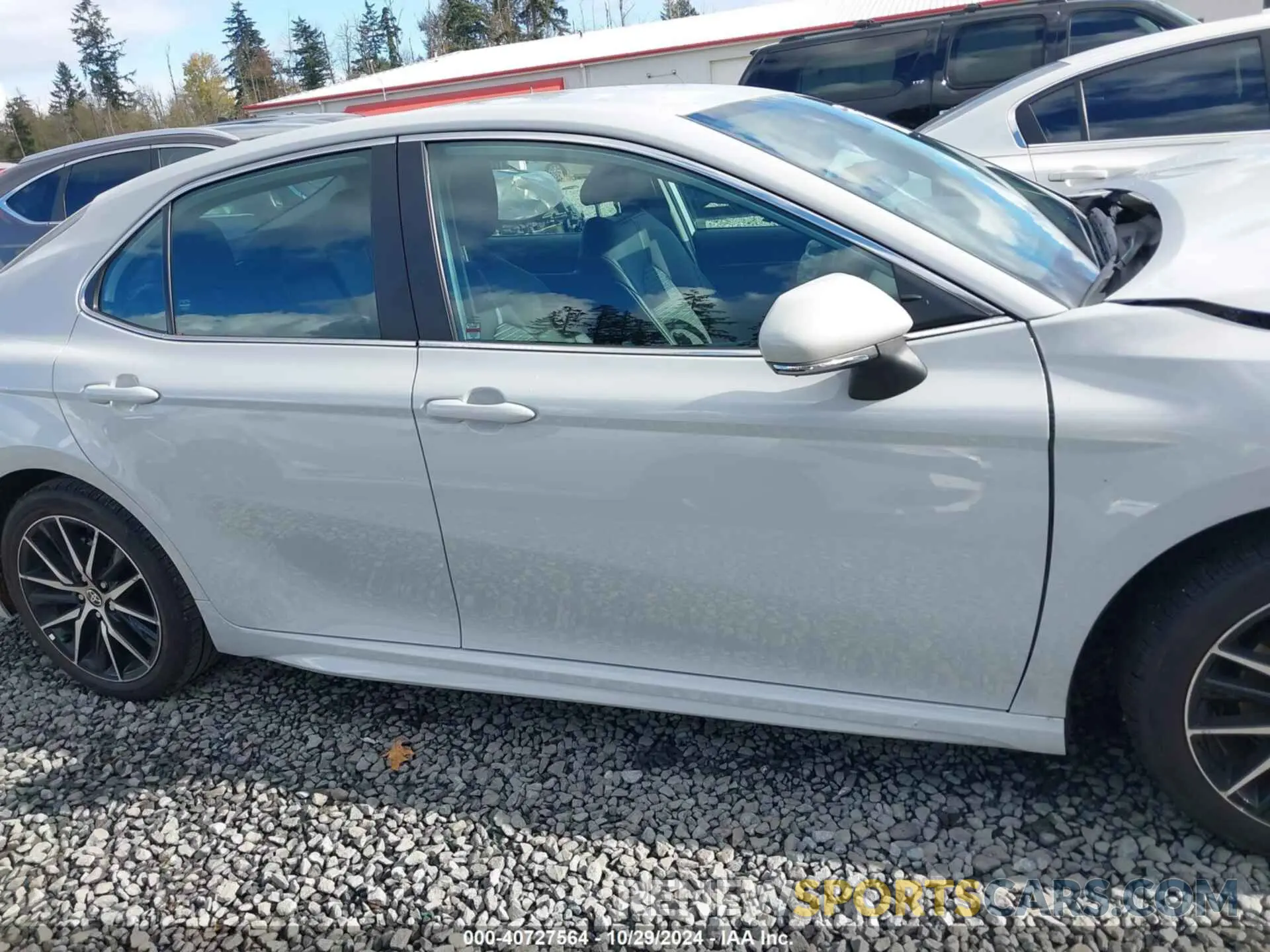 14 Photograph of a damaged car 4T1G31AKXRU061630 TOYOTA CAMRY HYBRID 2024