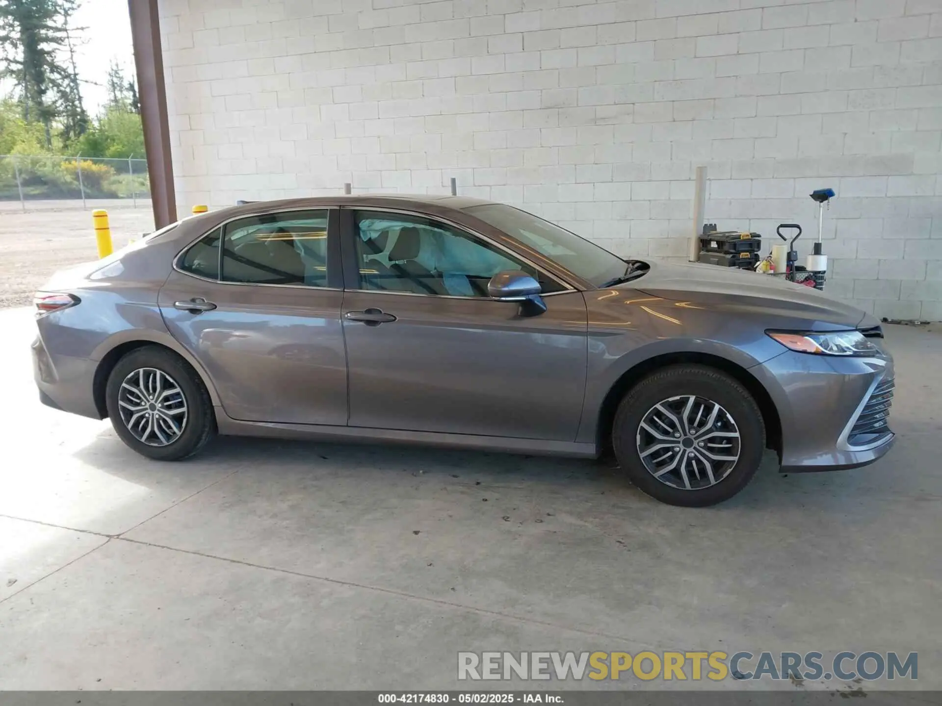 12 Photograph of a damaged car 4T1H31AK2RU077602 TOYOTA CAMRY HYBRID 2024