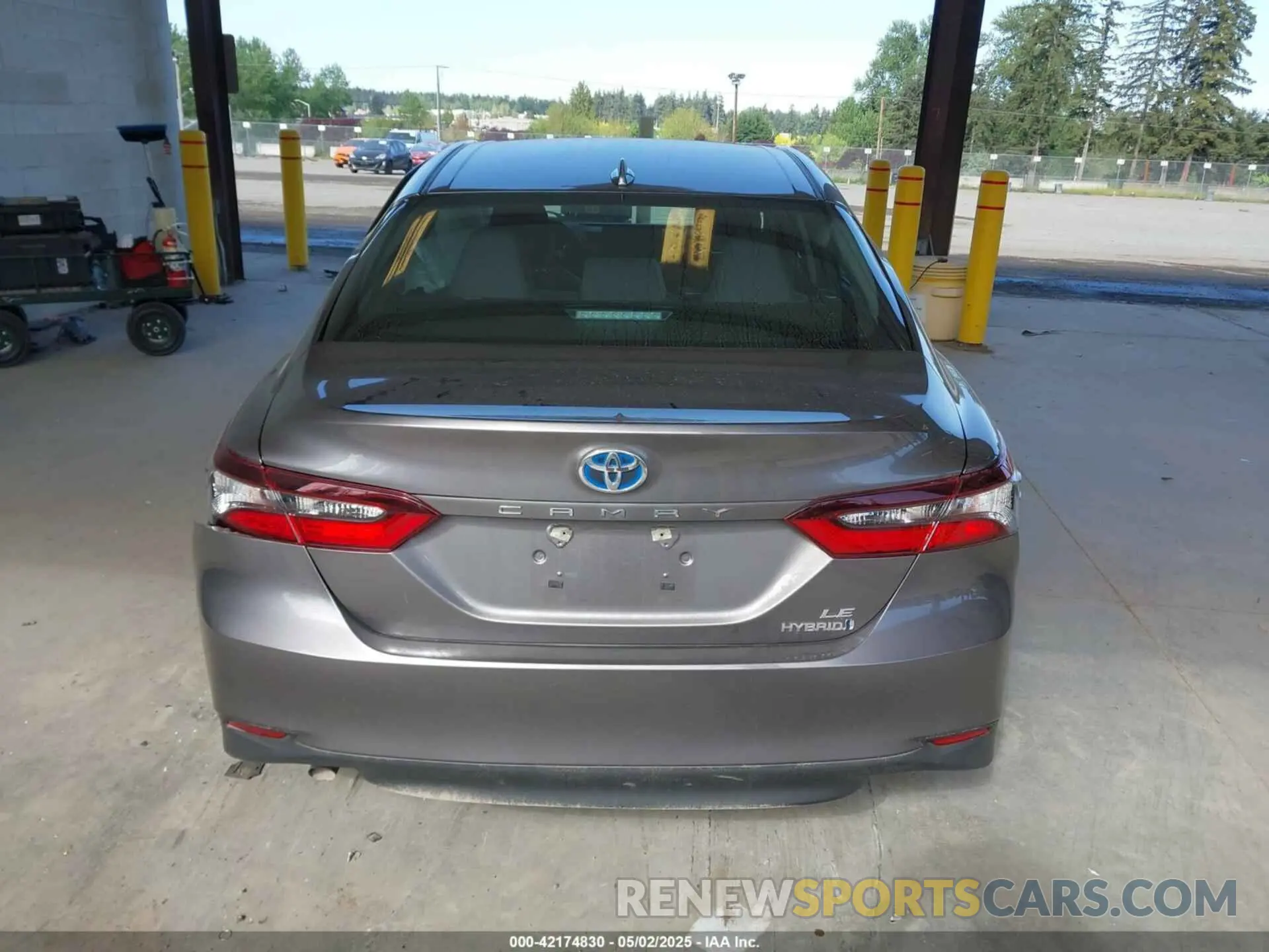 15 Photograph of a damaged car 4T1H31AK2RU077602 TOYOTA CAMRY HYBRID 2024