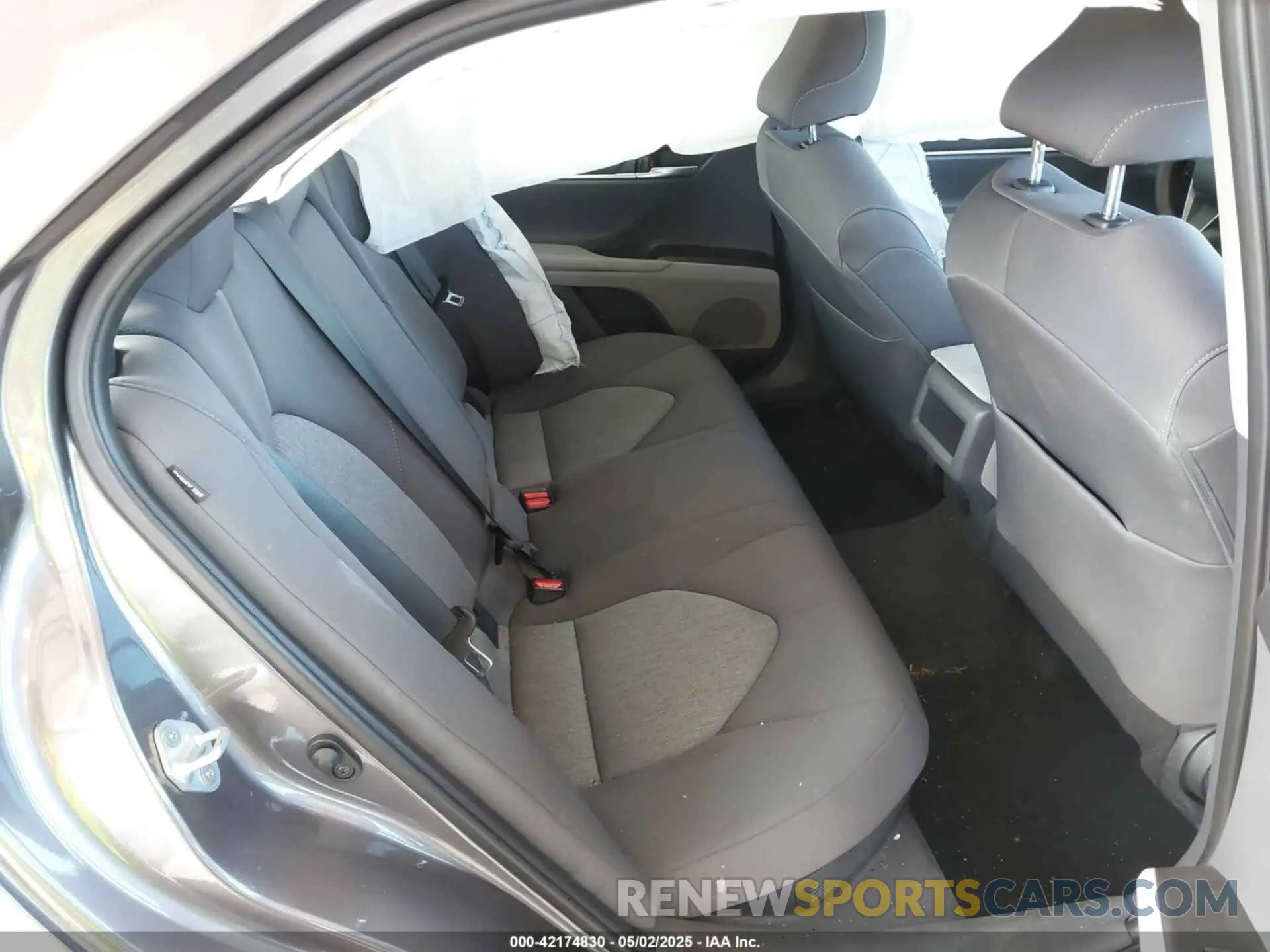8 Photograph of a damaged car 4T1H31AK2RU077602 TOYOTA CAMRY HYBRID 2024