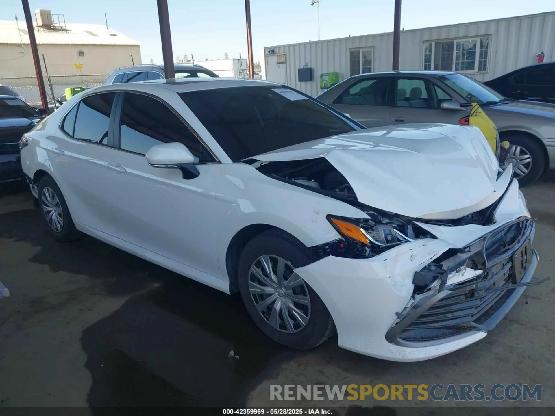 1 Photograph of a damaged car 4T1H31AK8RU078298 TOYOTA CAMRY HYBRID 2024