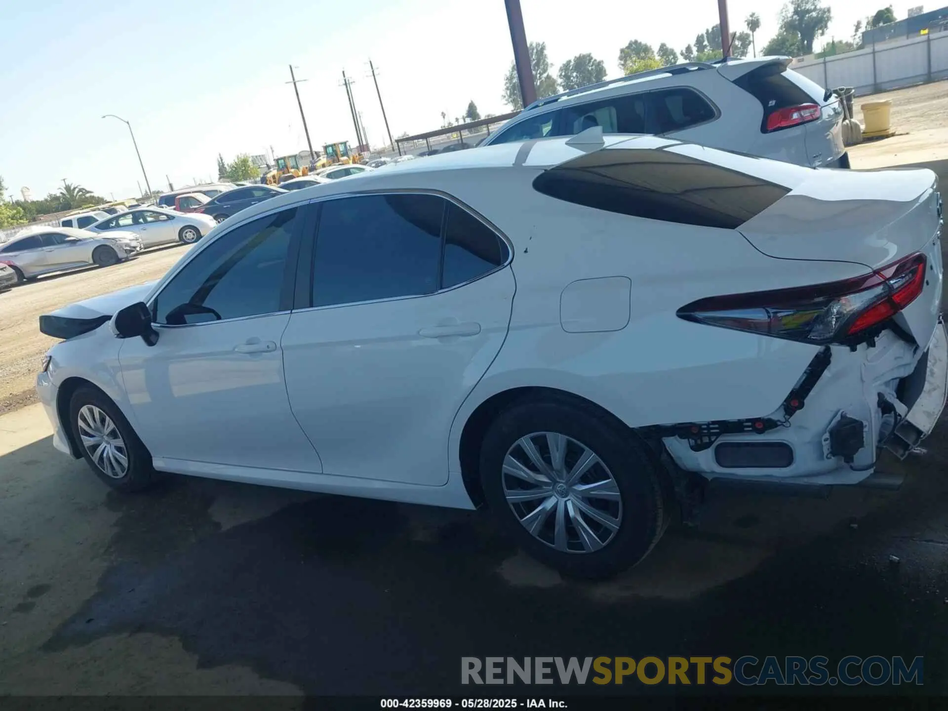 14 Photograph of a damaged car 4T1H31AK8RU078298 TOYOTA CAMRY HYBRID 2024