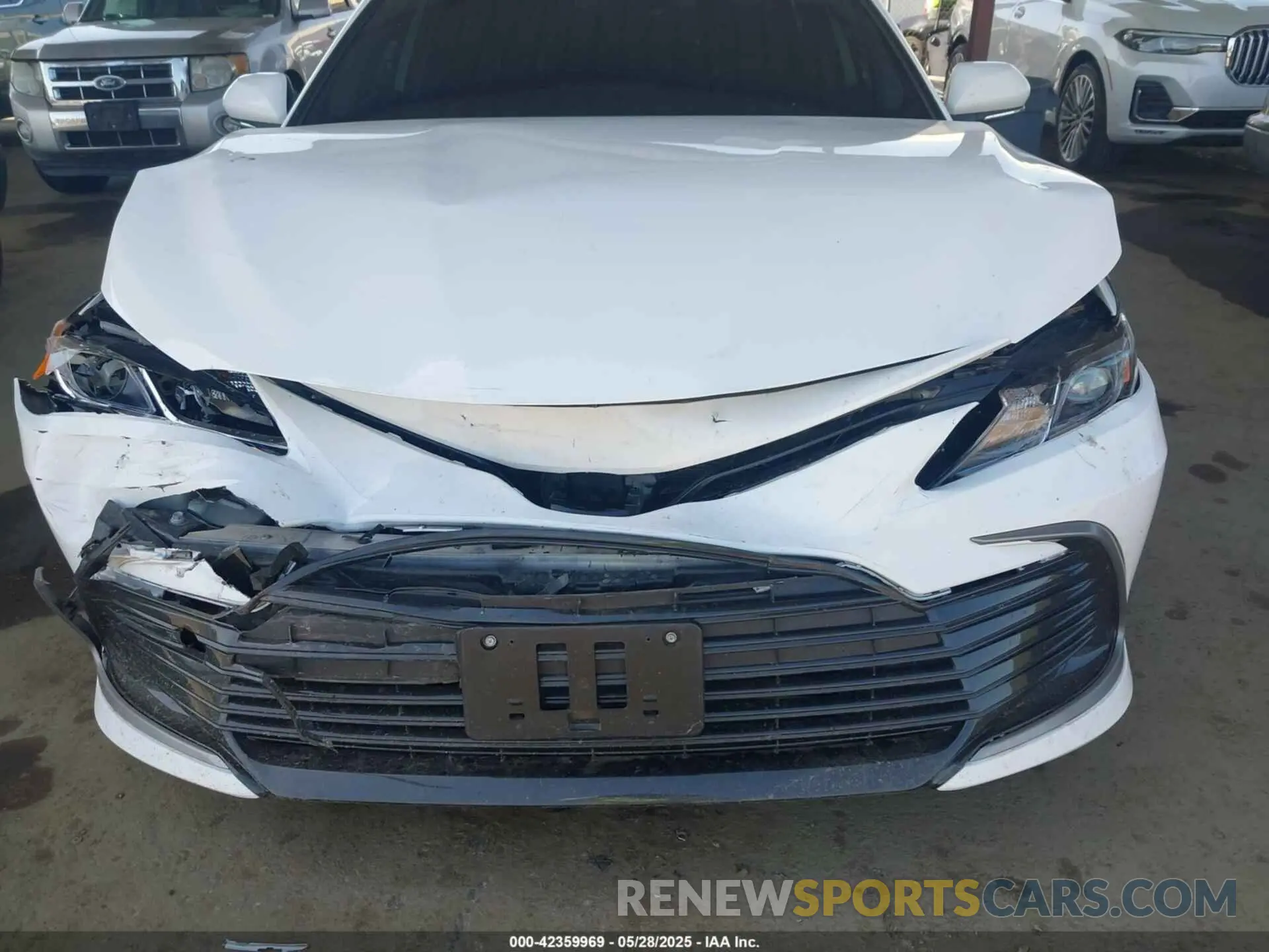 6 Photograph of a damaged car 4T1H31AK8RU078298 TOYOTA CAMRY HYBRID 2024