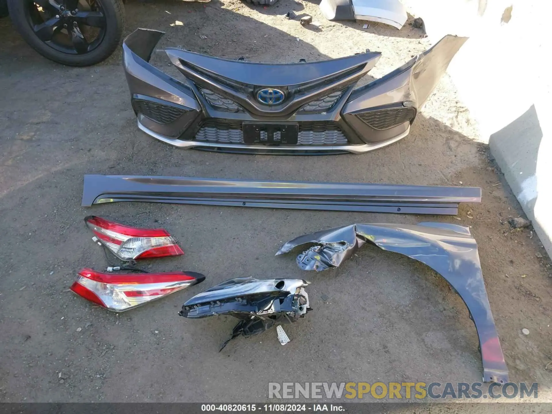 12 Photograph of a damaged car 4T1K31AK0RU068631 TOYOTA CAMRY HYBRID 2024