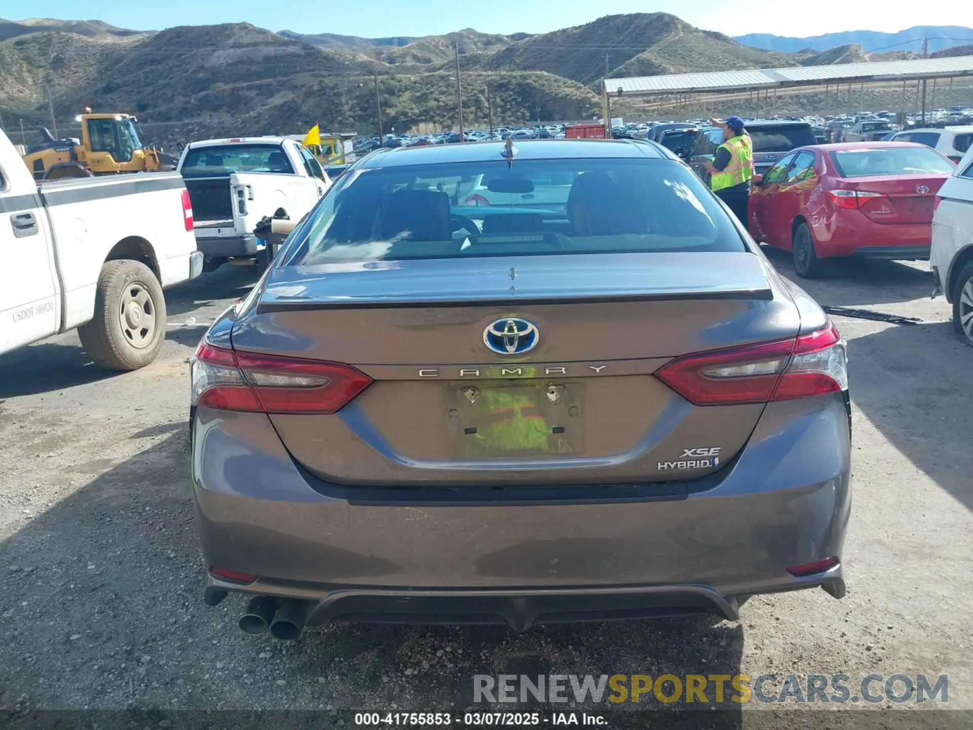 15 Photograph of a damaged car 4T1K31AK0RU628681 TOYOTA CAMRY HYBRID 2024