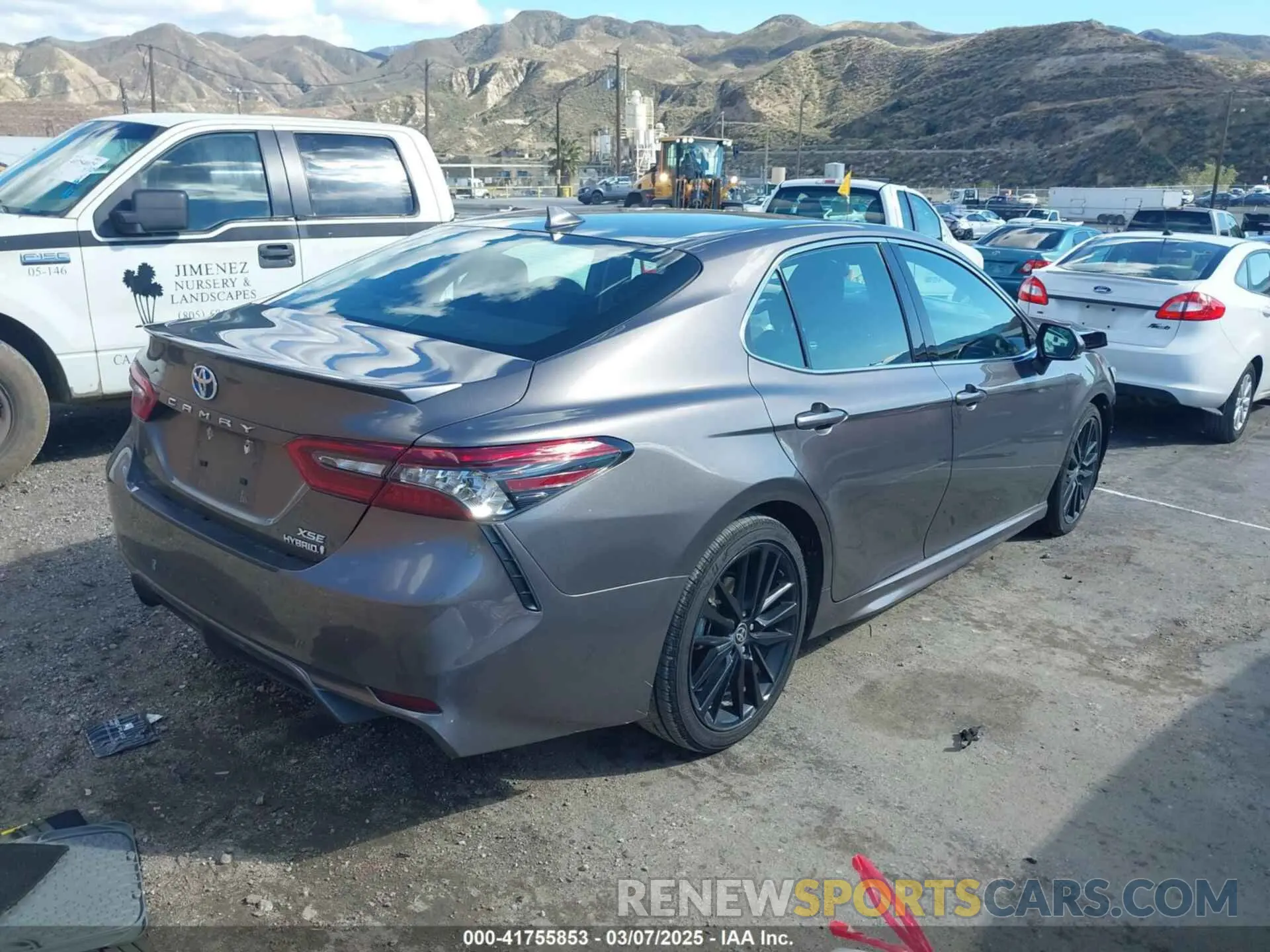 4 Photograph of a damaged car 4T1K31AK0RU628681 TOYOTA CAMRY HYBRID 2024