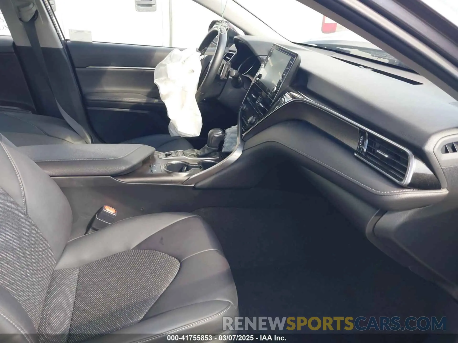 5 Photograph of a damaged car 4T1K31AK0RU628681 TOYOTA CAMRY HYBRID 2024