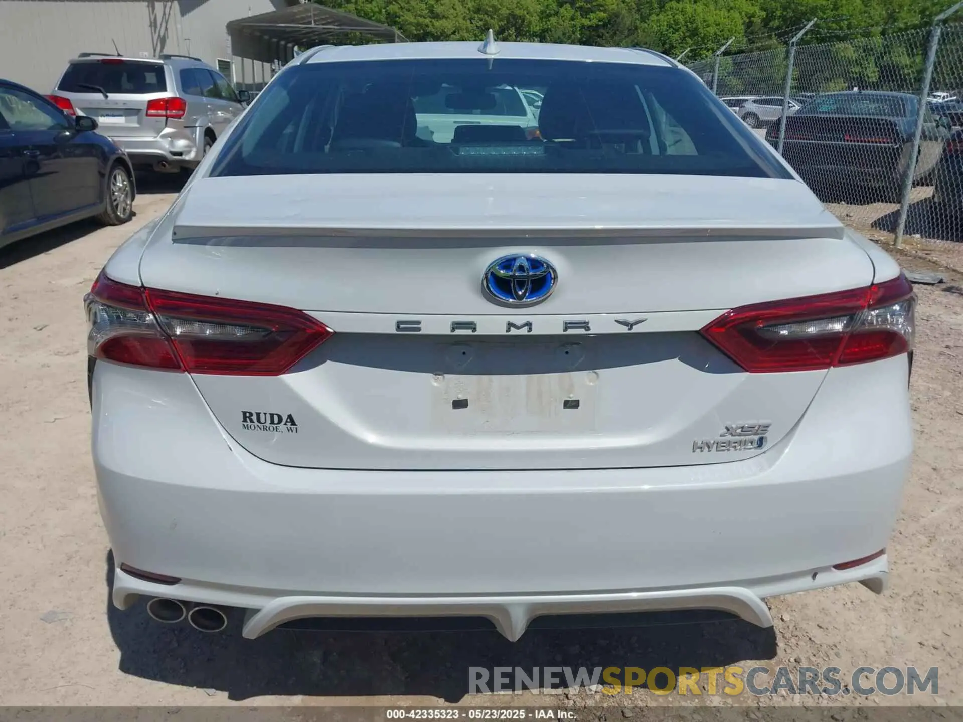 16 Photograph of a damaged car 4T1K31AK1RU063874 TOYOTA CAMRY HYBRID 2024
