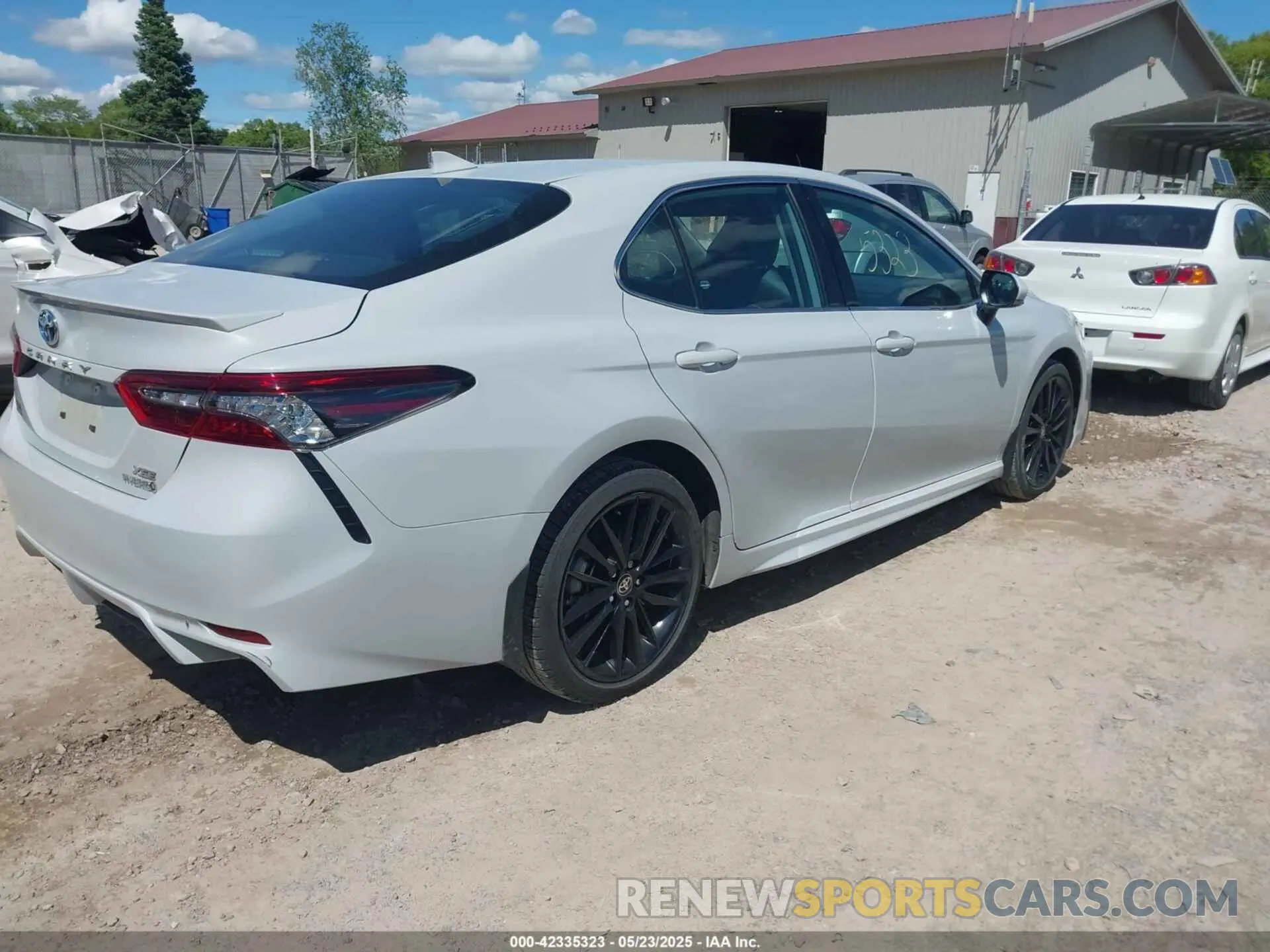 4 Photograph of a damaged car 4T1K31AK1RU063874 TOYOTA CAMRY HYBRID 2024