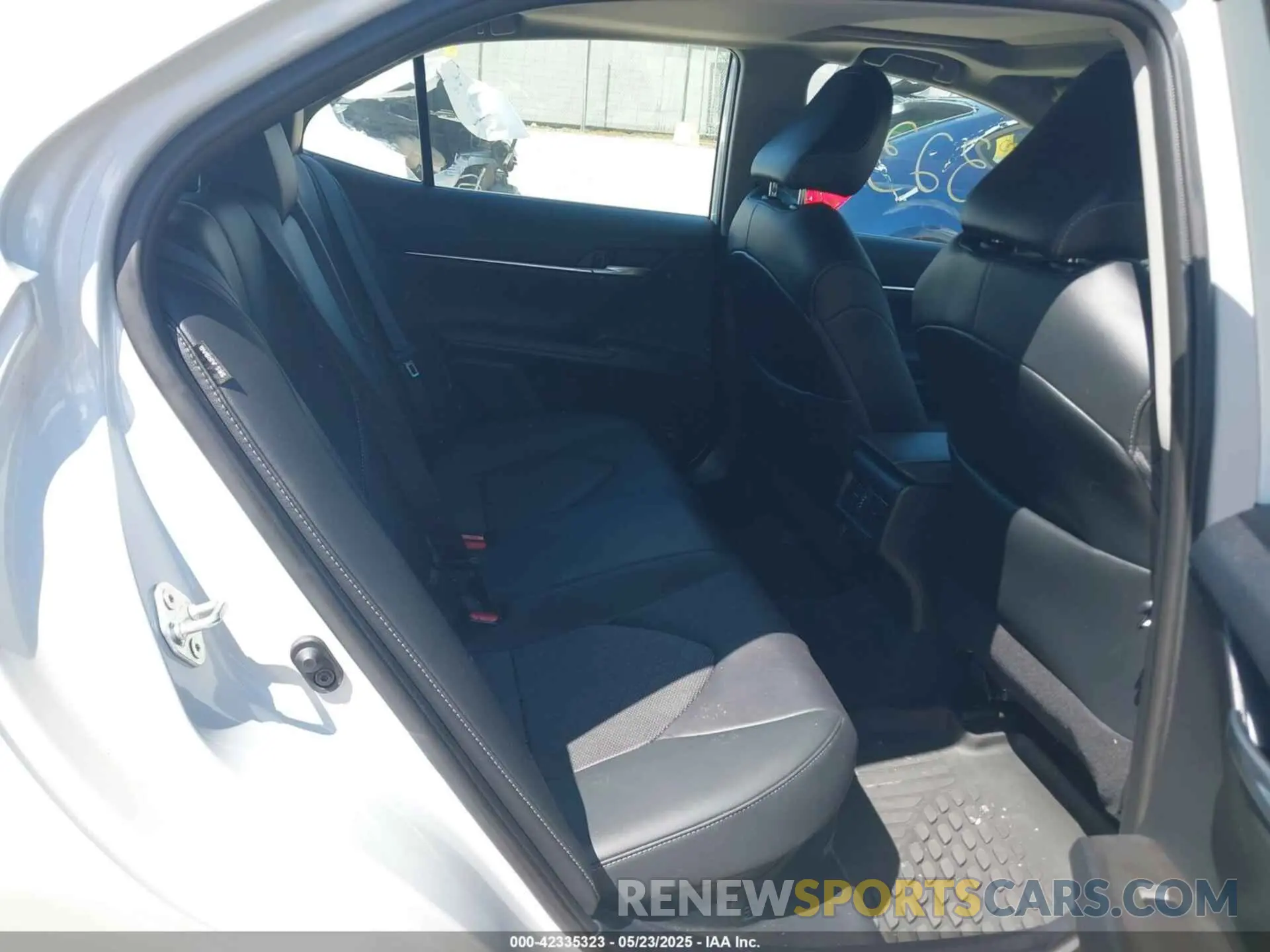 8 Photograph of a damaged car 4T1K31AK1RU063874 TOYOTA CAMRY HYBRID 2024