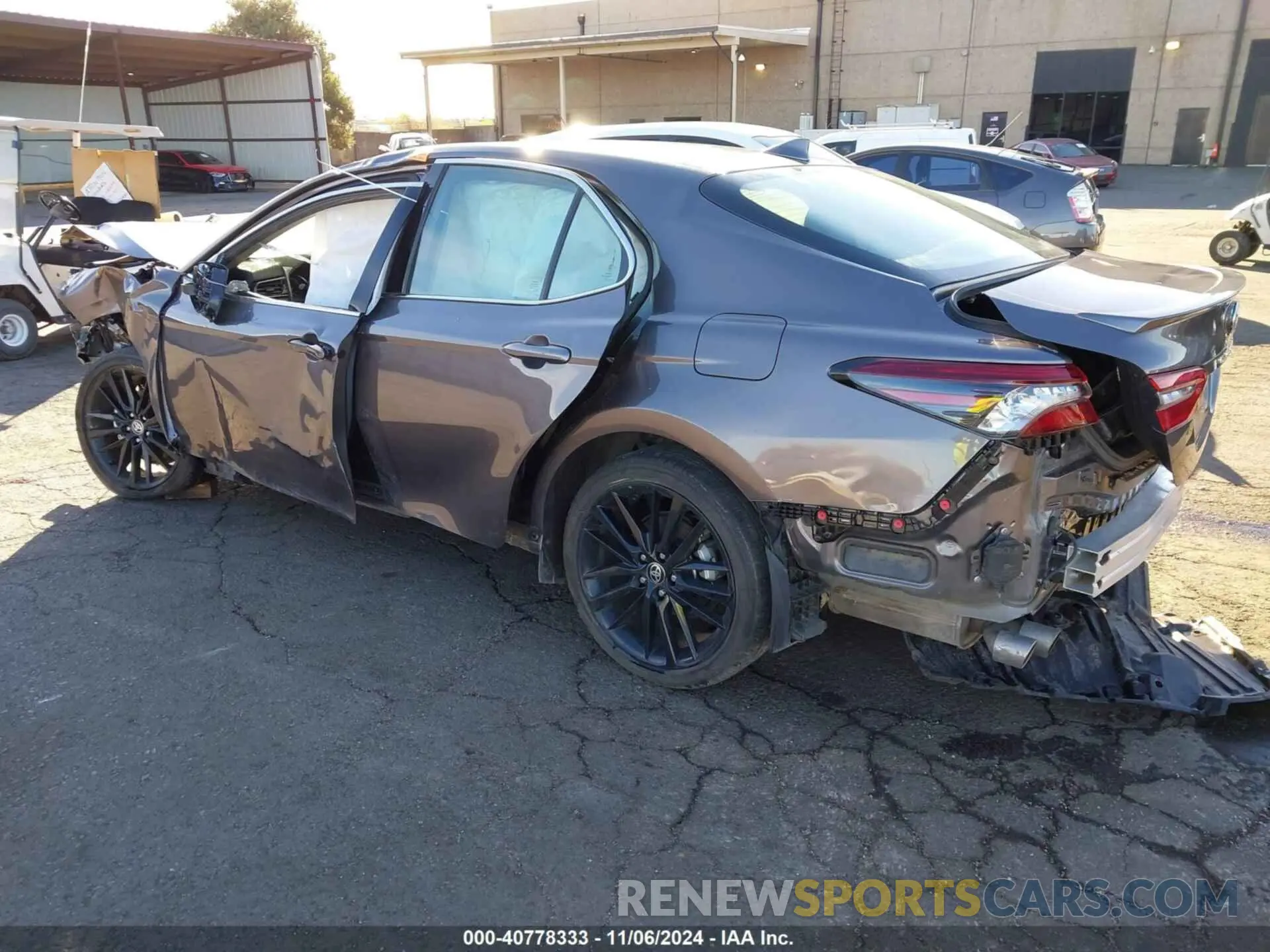 3 Photograph of a damaged car 4T1K31AK2RU068257 TOYOTA CAMRY HYBRID 2024