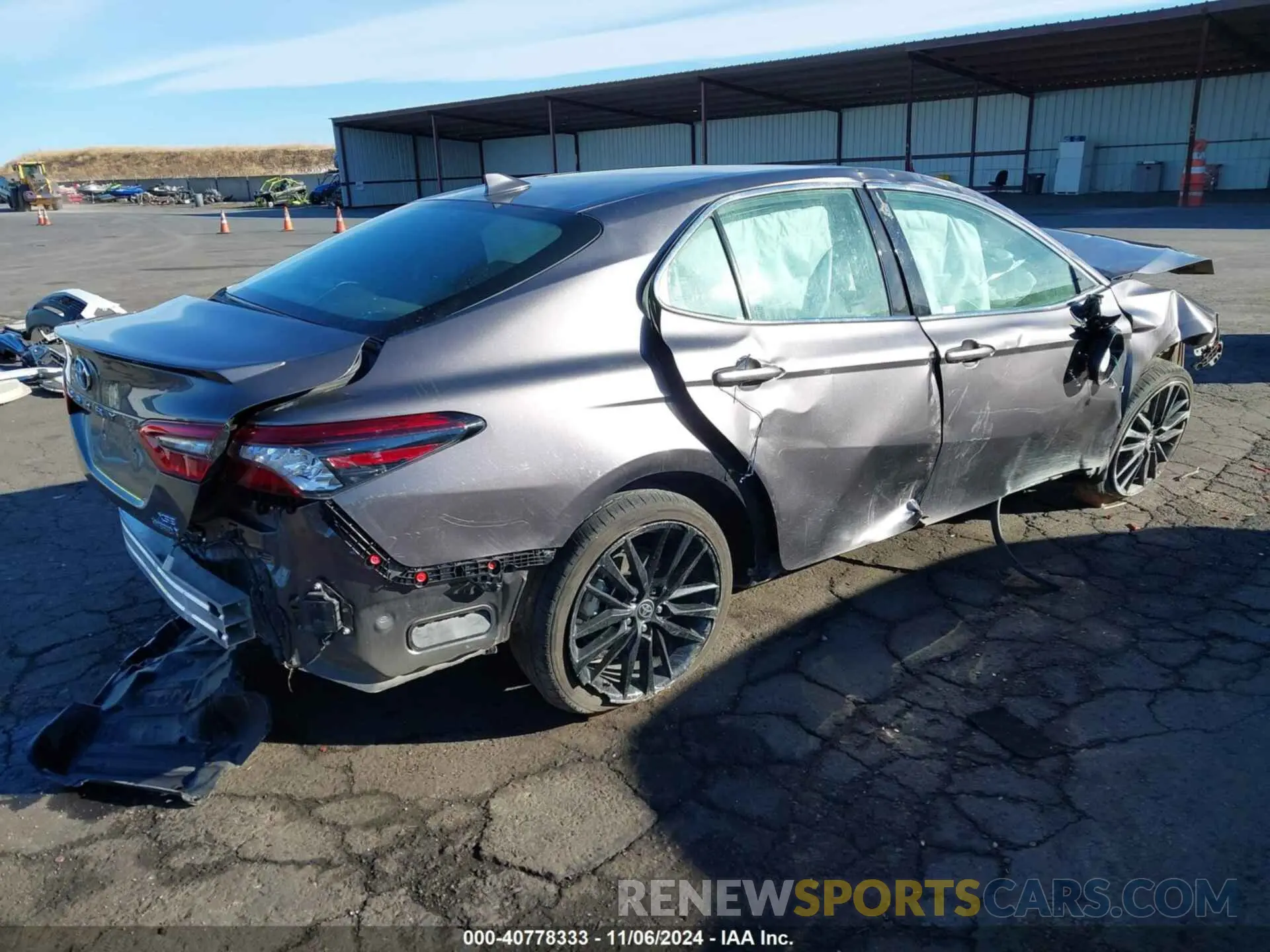 4 Photograph of a damaged car 4T1K31AK2RU068257 TOYOTA CAMRY HYBRID 2024