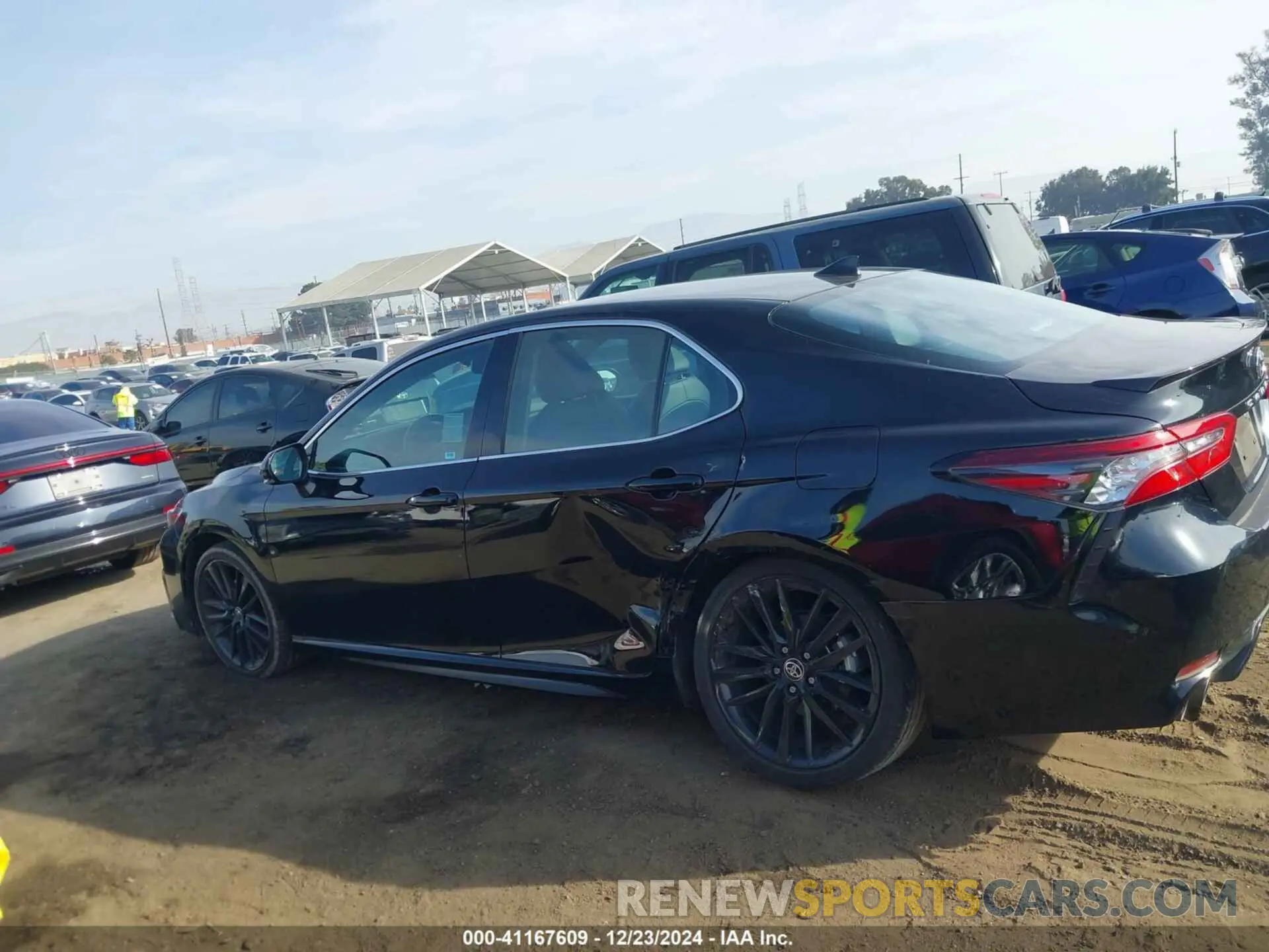 14 Photograph of a damaged car 4T1K31AK4RU067479 TOYOTA CAMRY HYBRID 2024