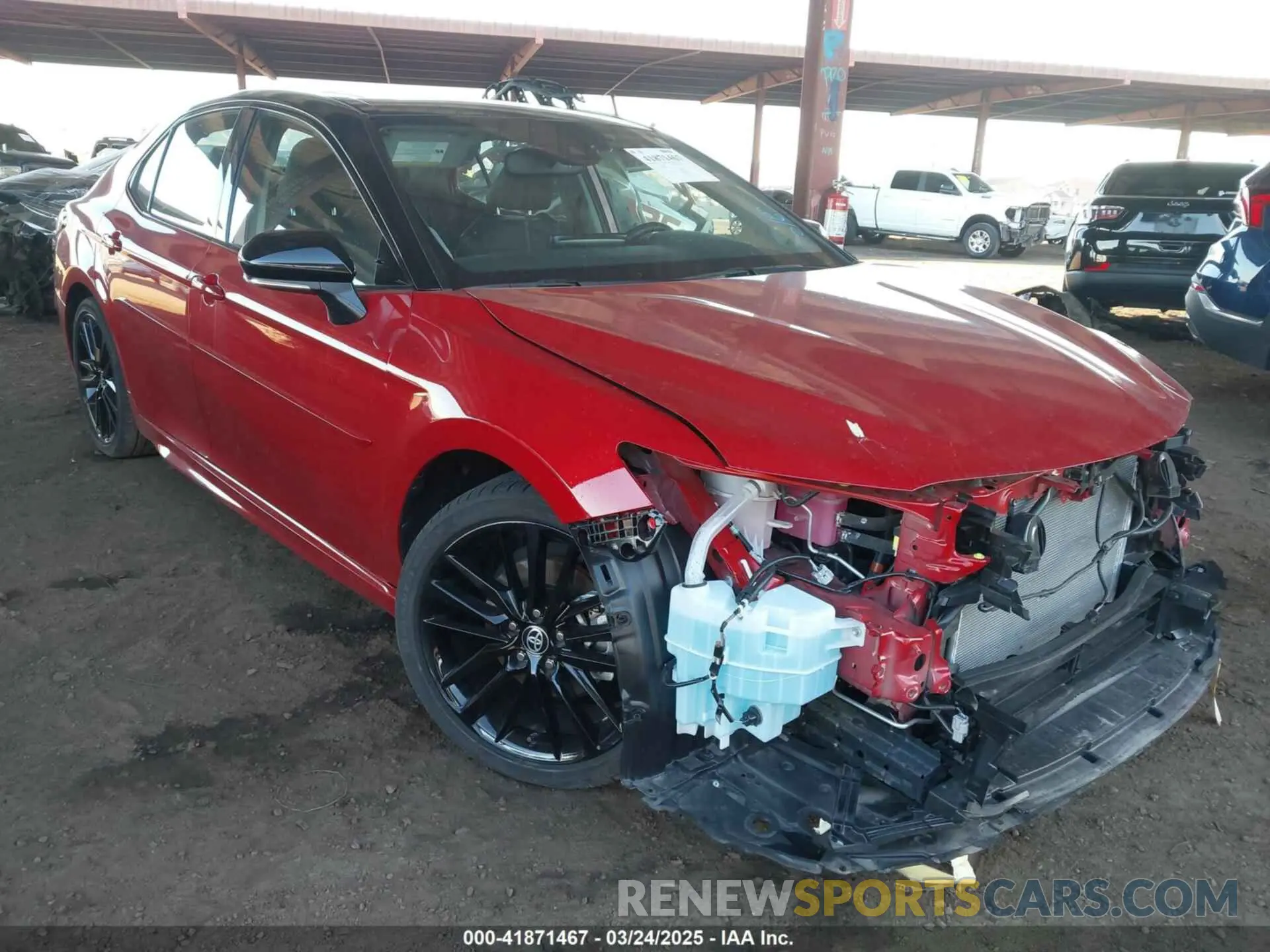 1 Photograph of a damaged car 4T1K31AK8RU061264 TOYOTA CAMRY HYBRID 2024