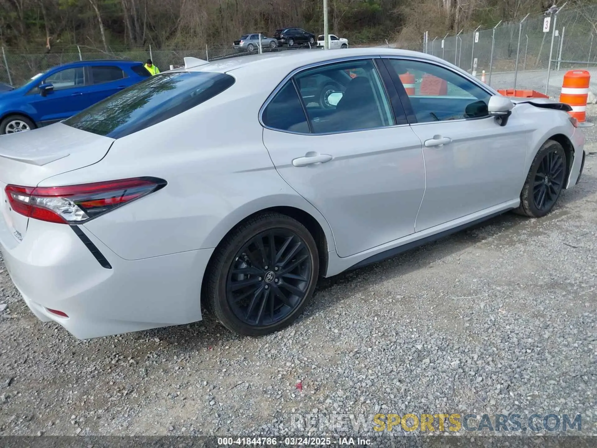 4 Photograph of a damaged car 4T1K31AK8RU078386 TOYOTA CAMRY HYBRID 2024