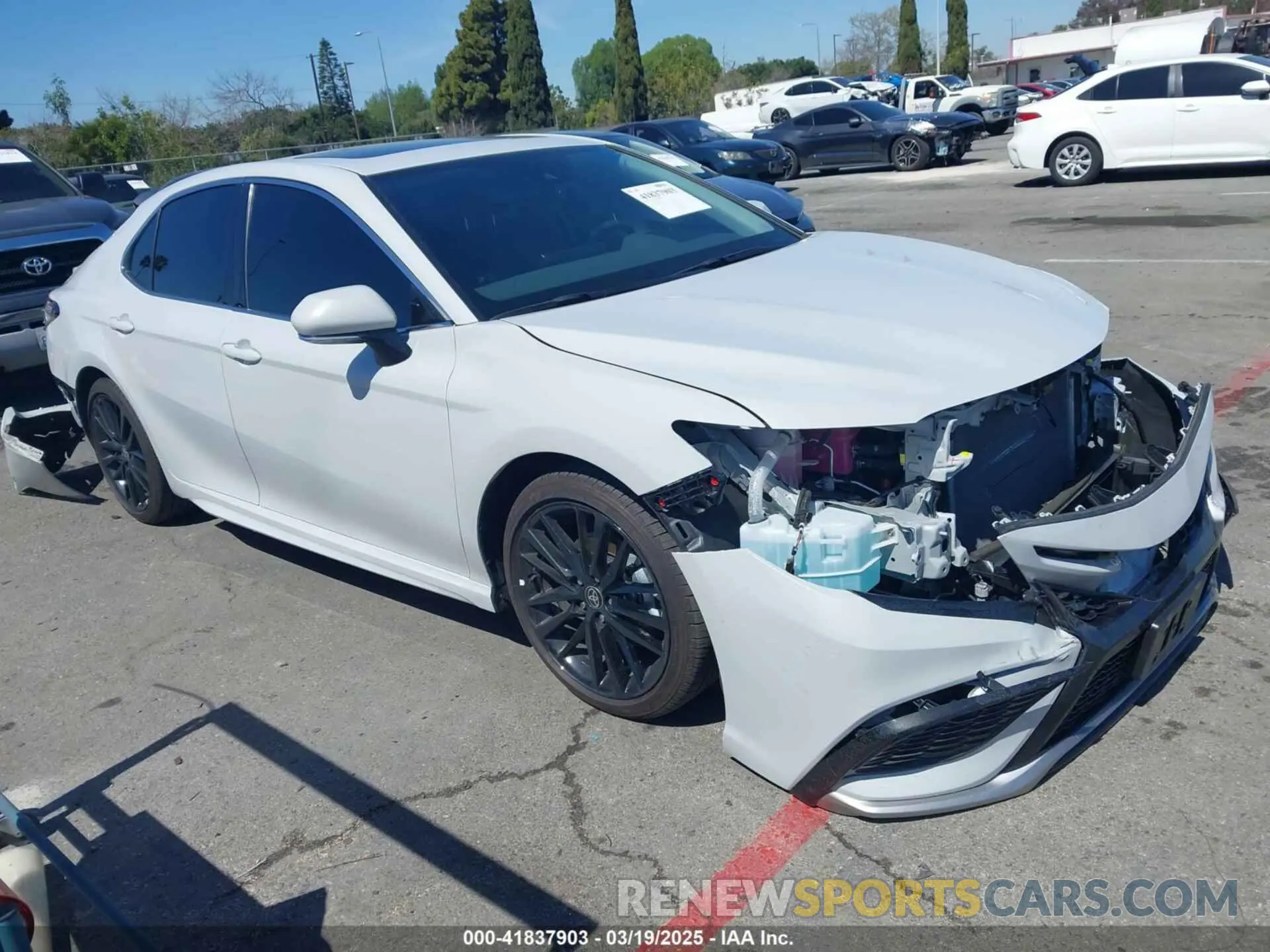 1 Photograph of a damaged car 4T1K31AK9RU075772 TOYOTA CAMRY HYBRID 2024