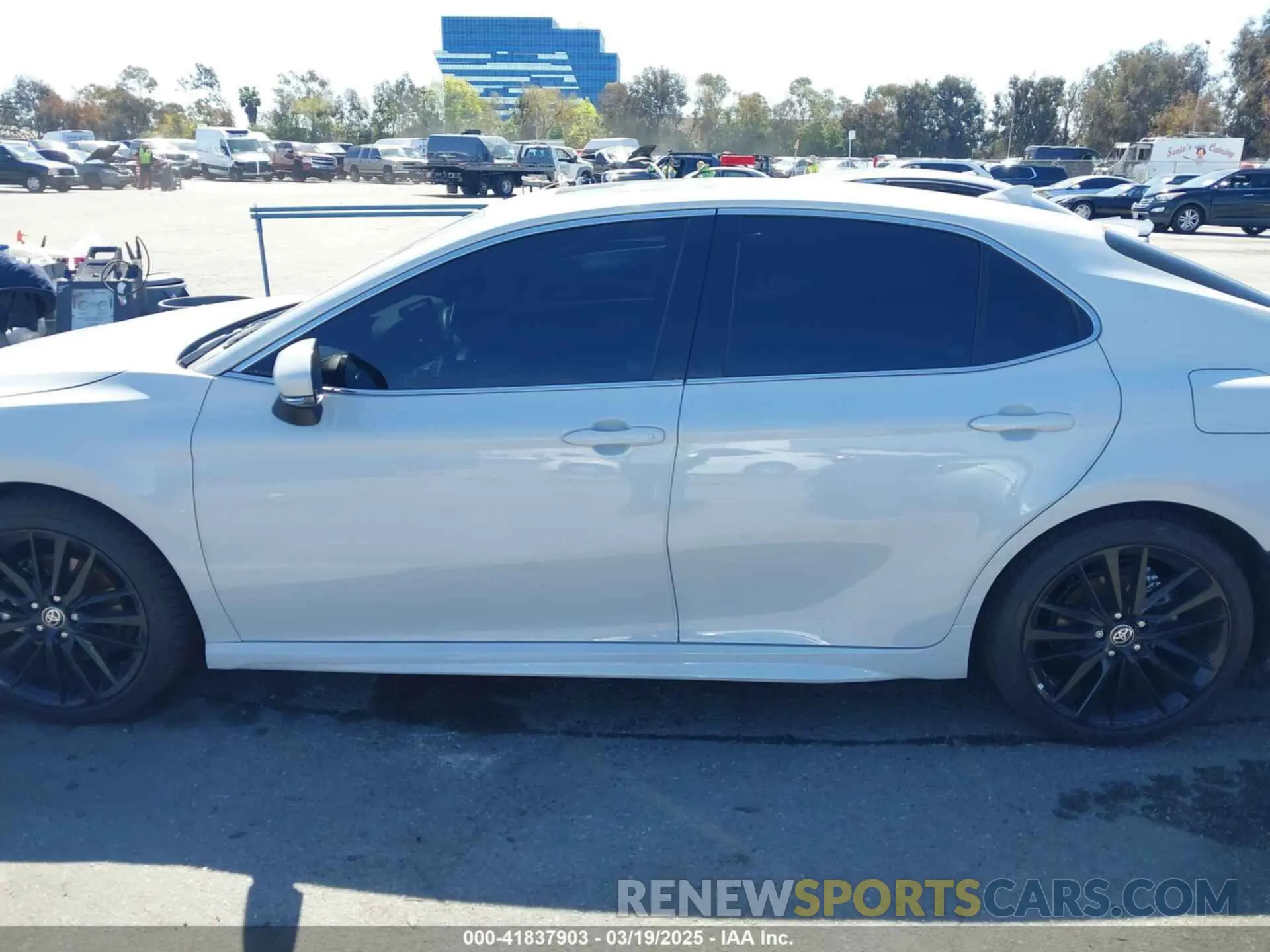 15 Photograph of a damaged car 4T1K31AK9RU075772 TOYOTA CAMRY HYBRID 2024