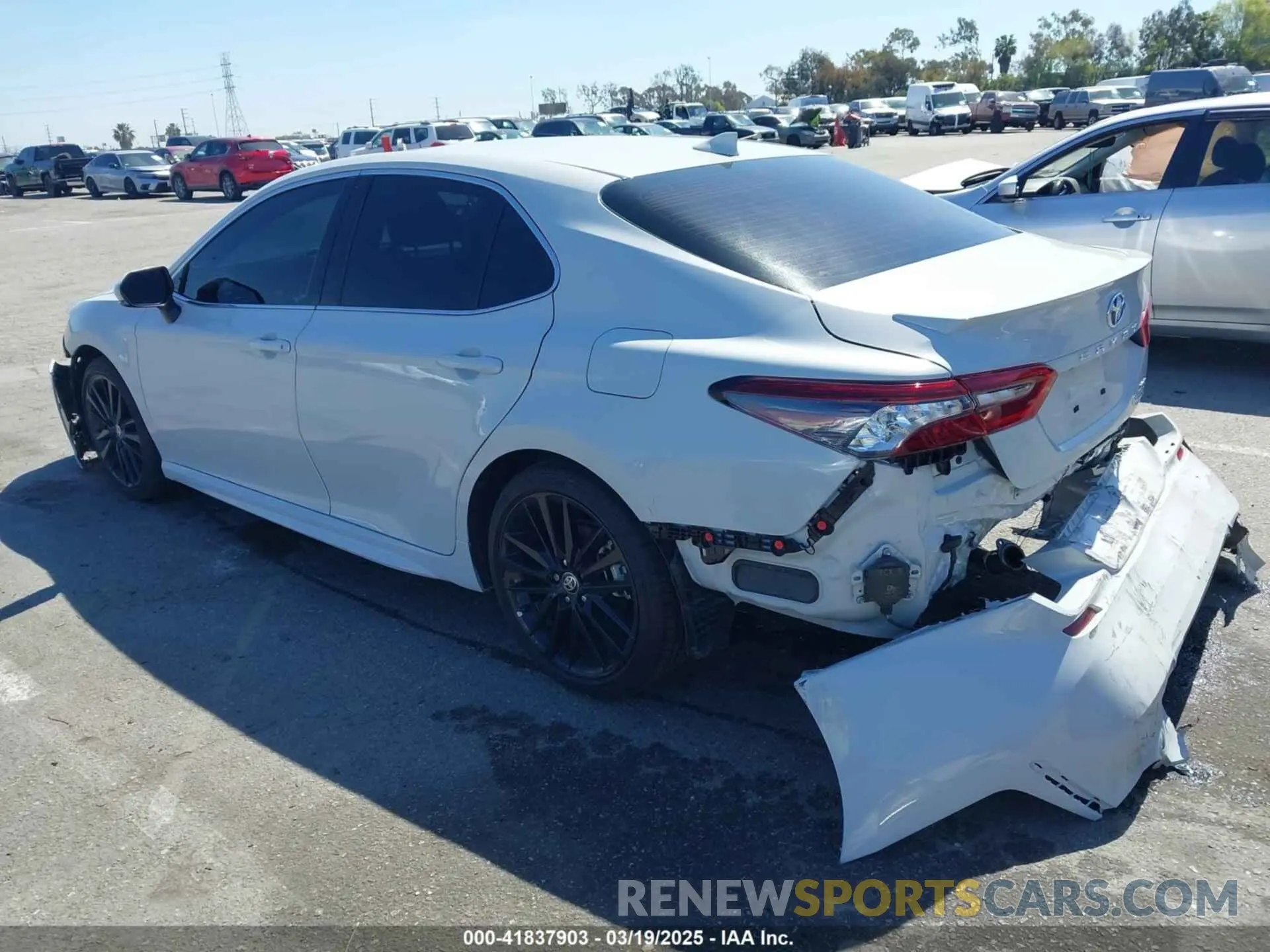 3 Photograph of a damaged car 4T1K31AK9RU075772 TOYOTA CAMRY HYBRID 2024