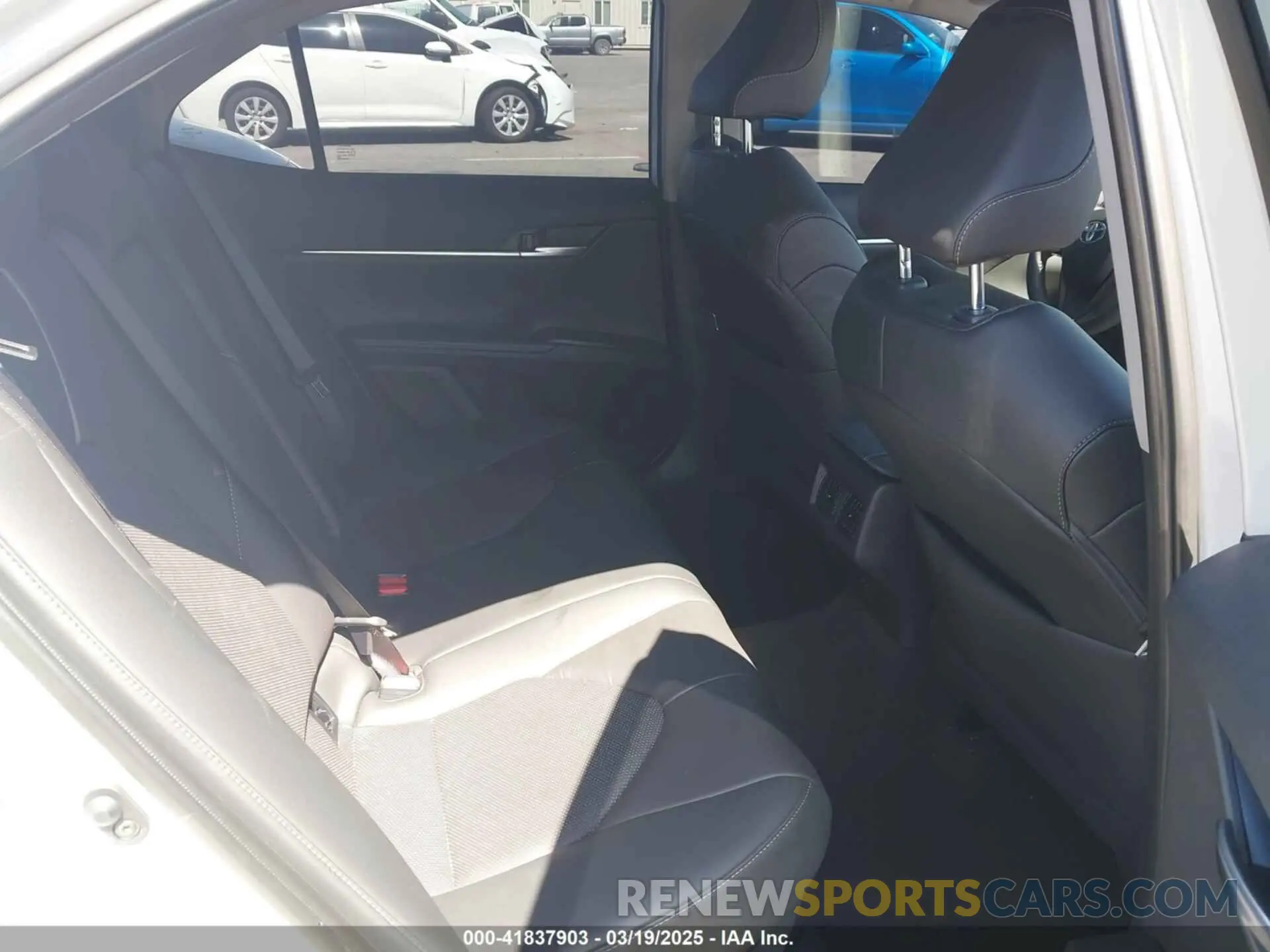 8 Photograph of a damaged car 4T1K31AK9RU075772 TOYOTA CAMRY HYBRID 2024