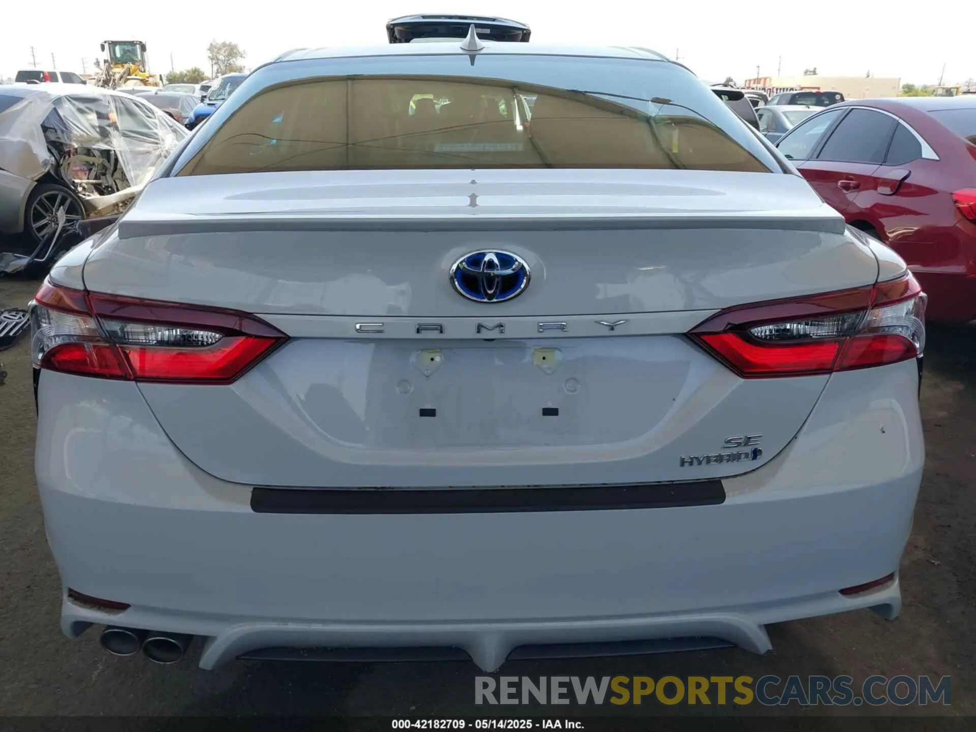 16 Photograph of a damaged car 4T1S31AK0RU077023 TOYOTA CAMRY HYBRID 2024