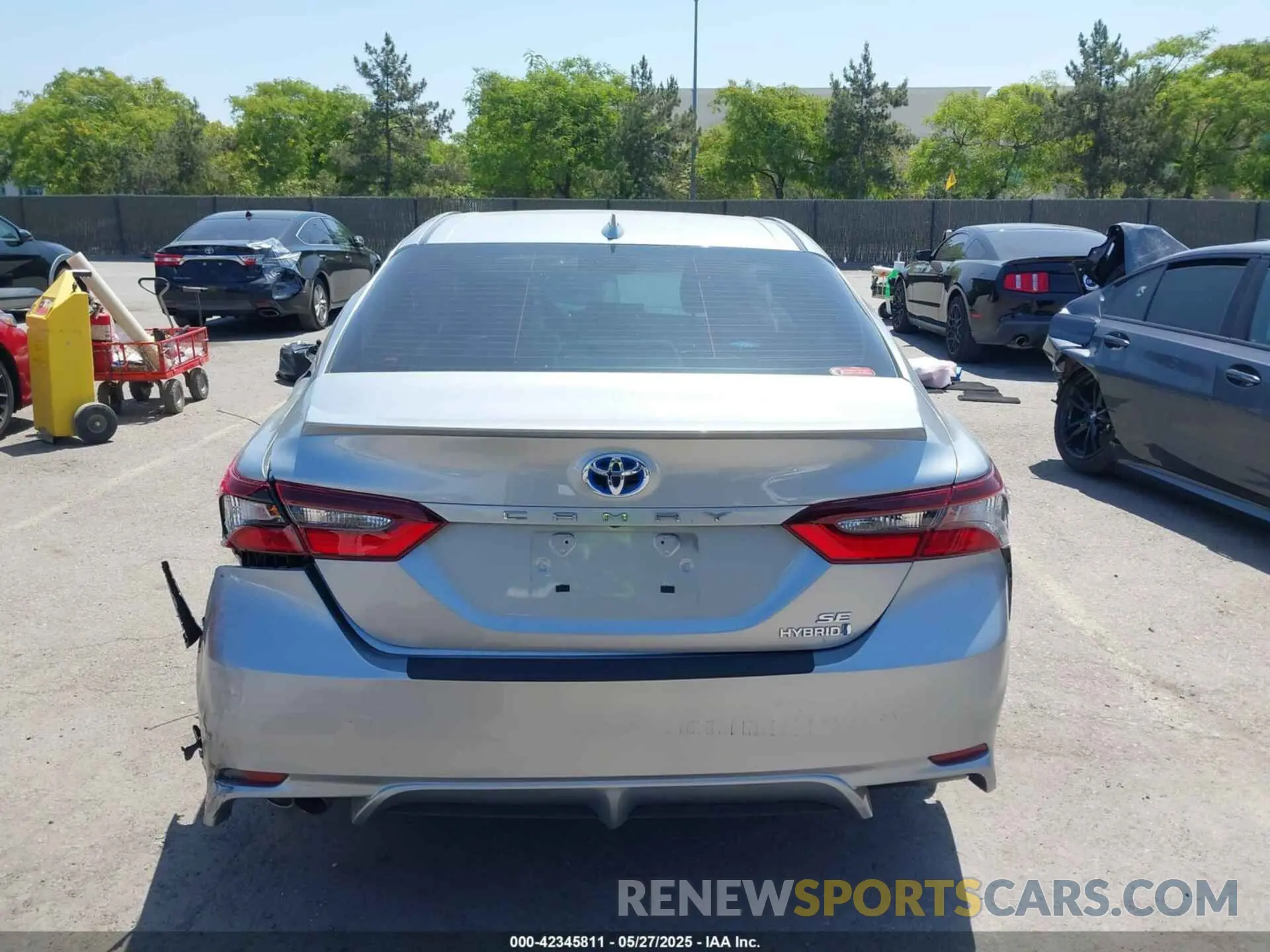 16 Photograph of a damaged car 4T1S31AK0RU629314 TOYOTA CAMRY HYBRID 2024