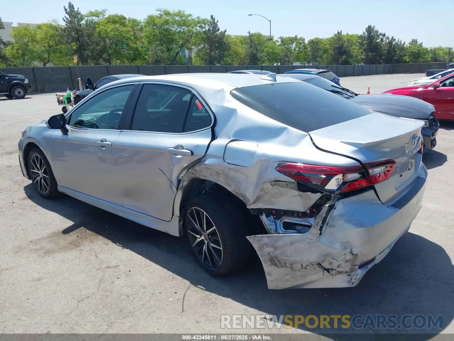 3 Photograph of a damaged car 4T1S31AK0RU629314 TOYOTA CAMRY HYBRID 2024