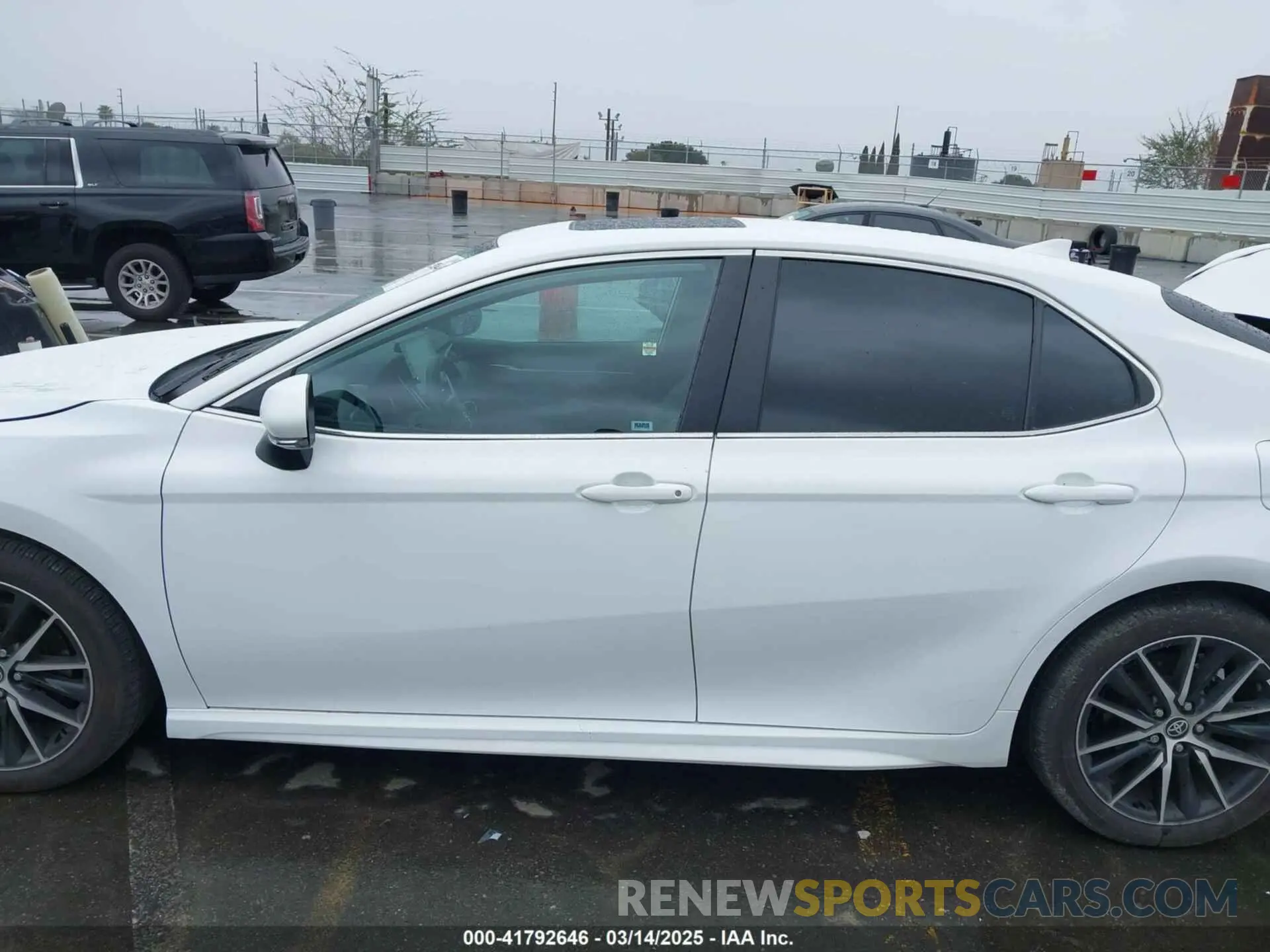 15 Photograph of a damaged car 4T1S31AK0RU631502 TOYOTA CAMRY HYBRID 2024
