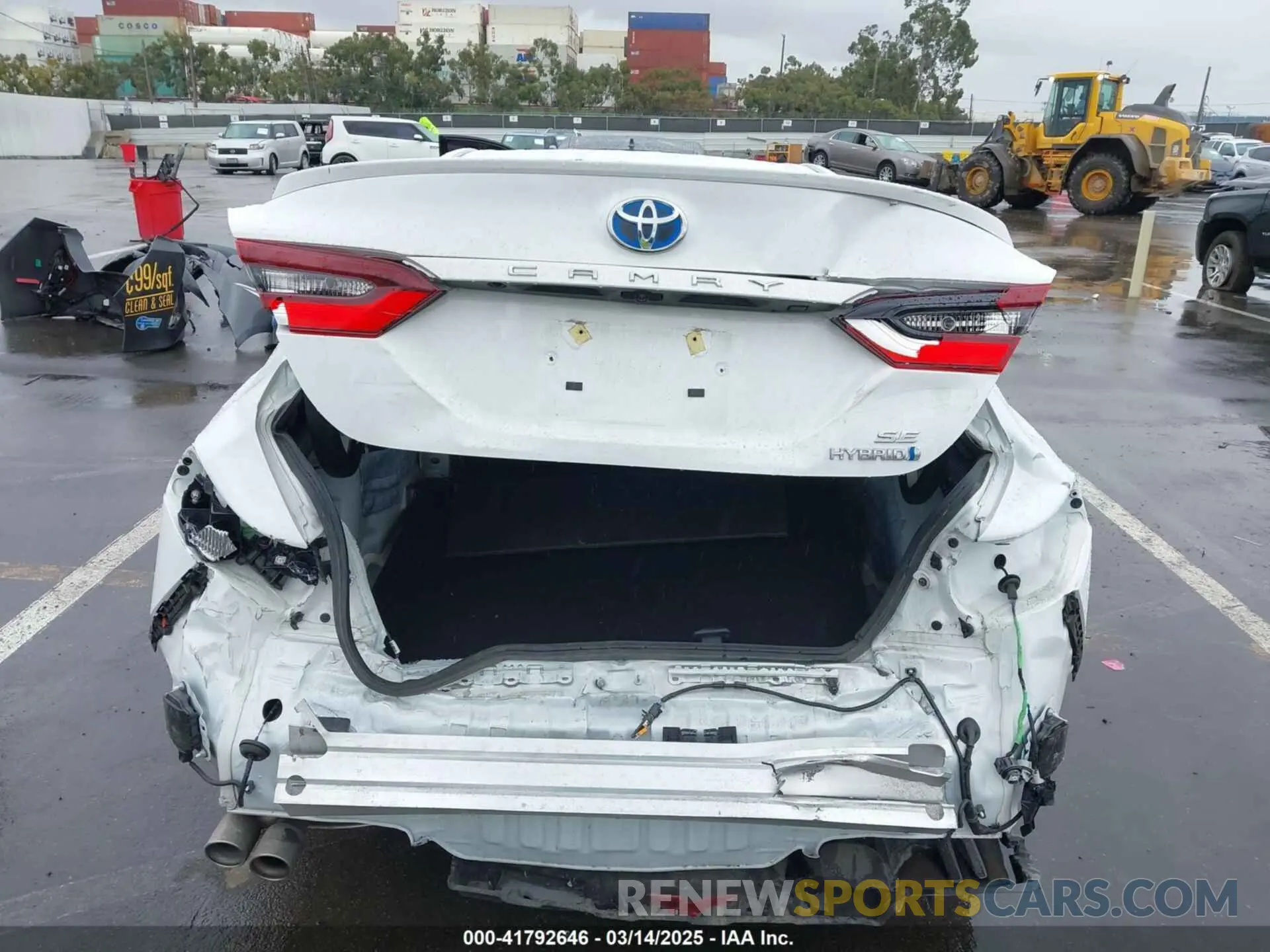 17 Photograph of a damaged car 4T1S31AK0RU631502 TOYOTA CAMRY HYBRID 2024