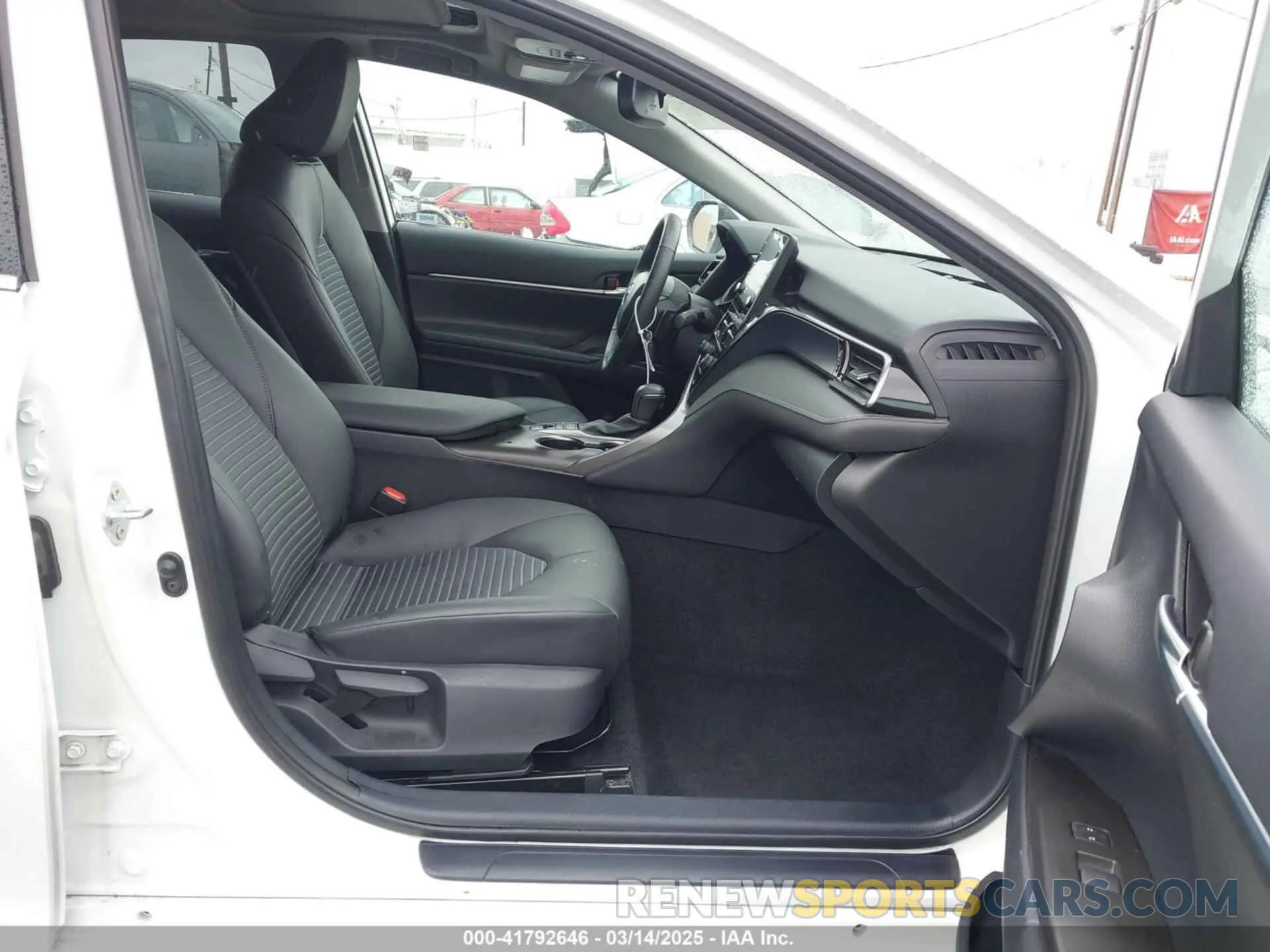 5 Photograph of a damaged car 4T1S31AK0RU631502 TOYOTA CAMRY HYBRID 2024