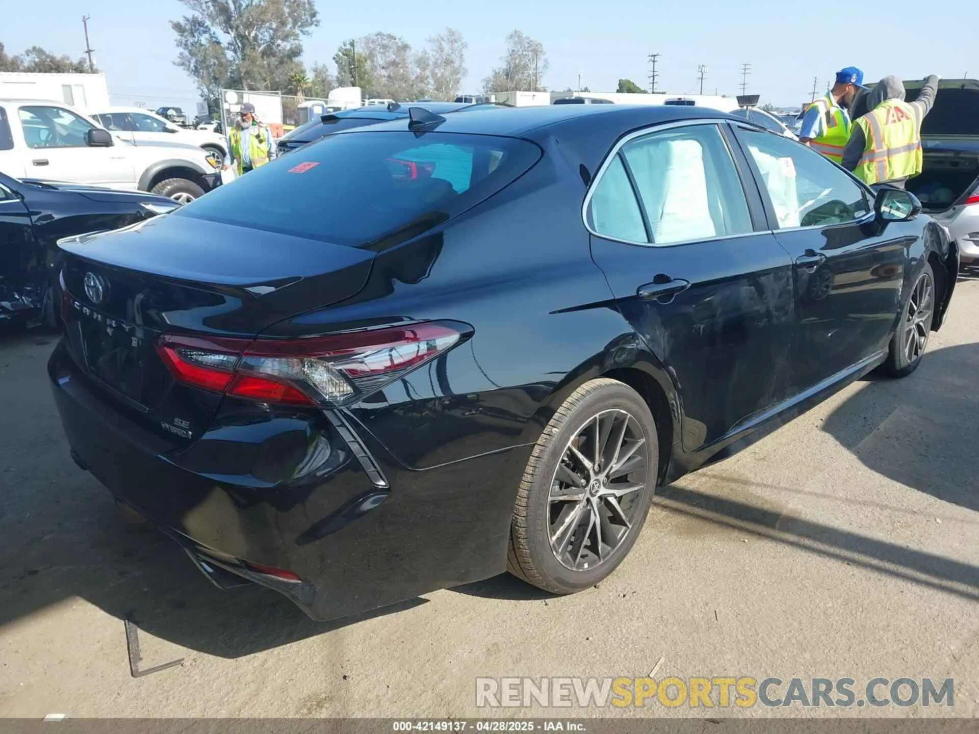 4 Photograph of a damaged car 4T1S31AK1RU076947 TOYOTA CAMRY HYBRID 2024