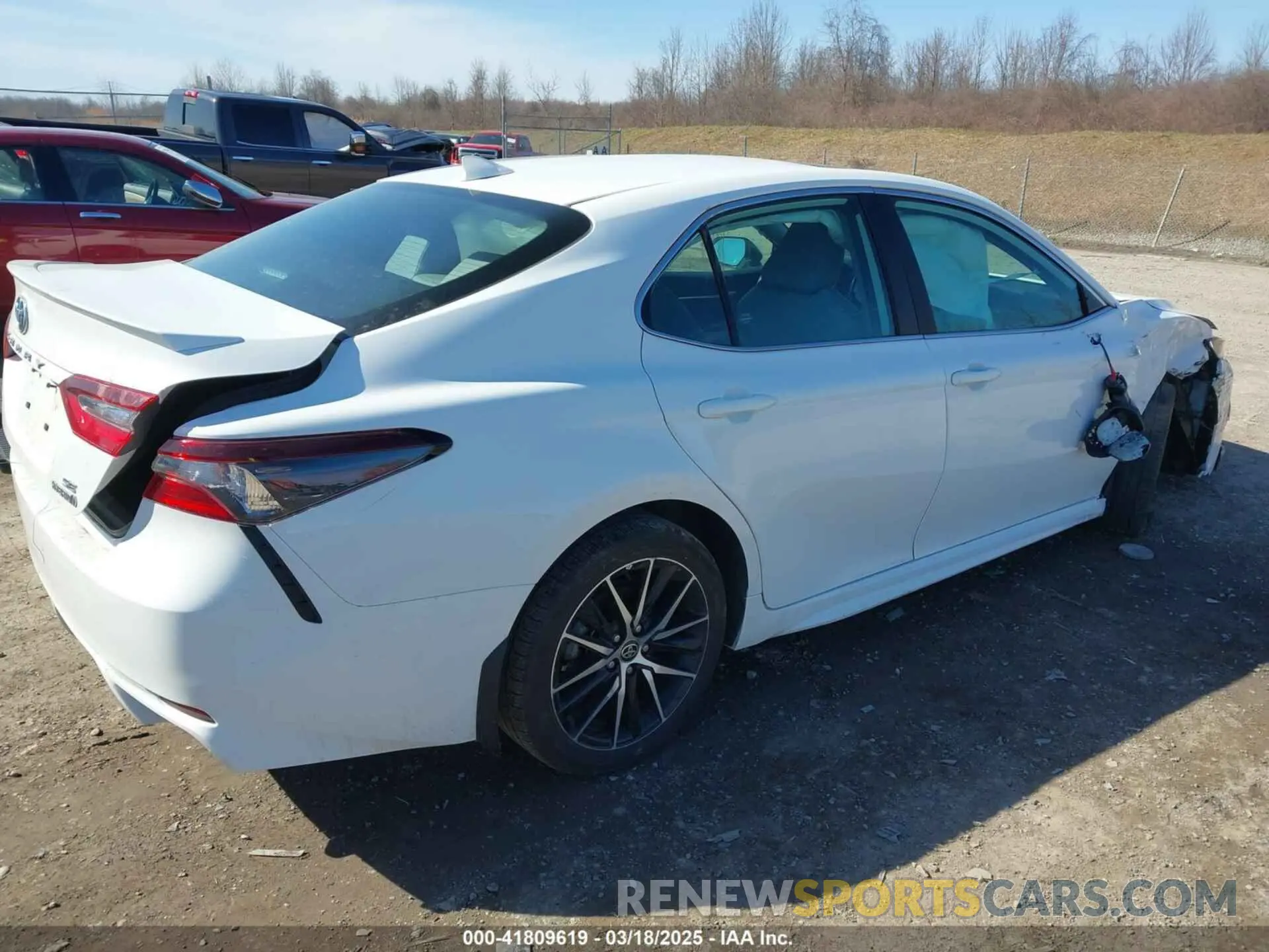 4 Photograph of a damaged car 4T1S31AK2RU629444 TOYOTA CAMRY HYBRID 2024