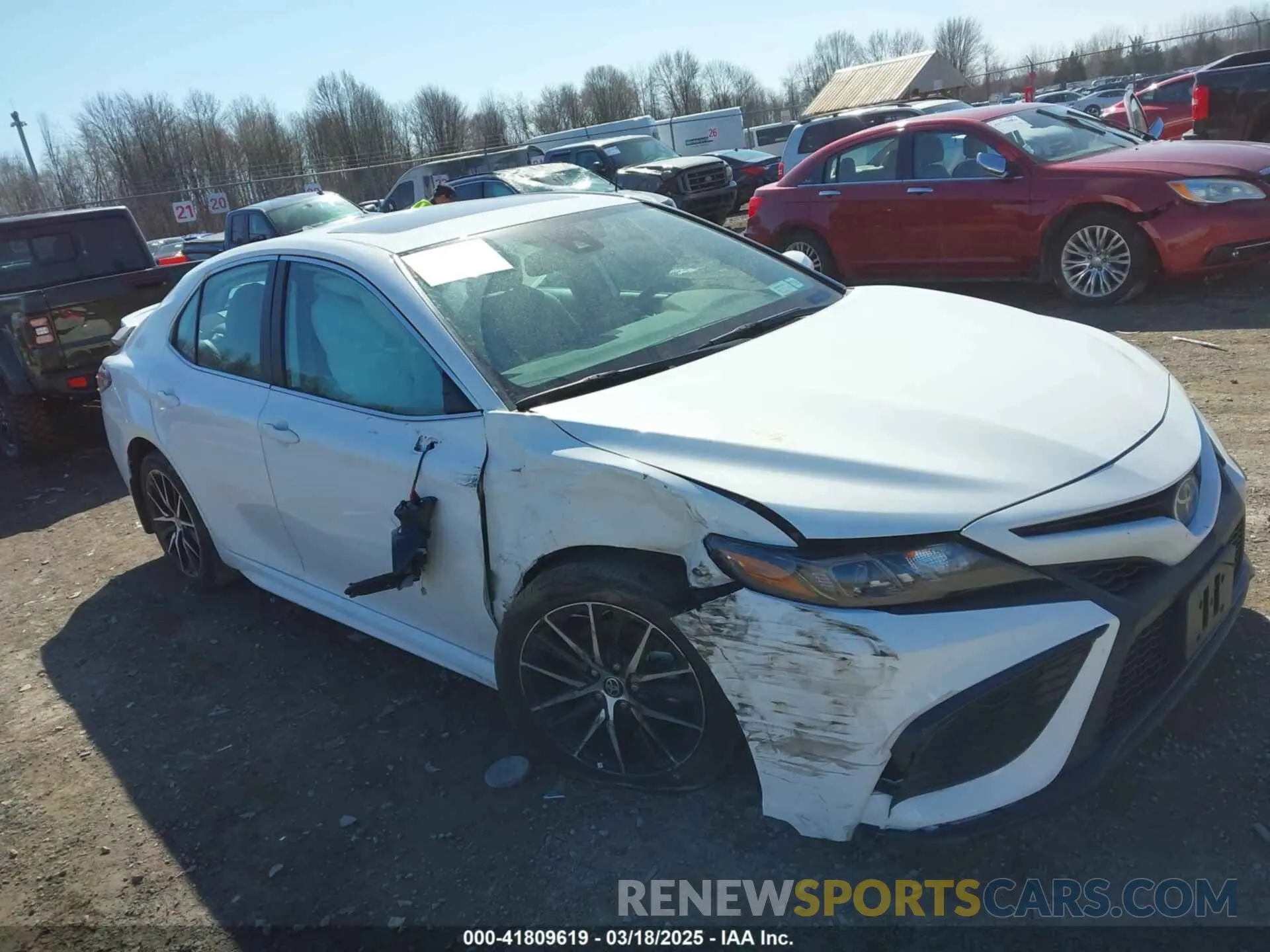 6 Photograph of a damaged car 4T1S31AK2RU629444 TOYOTA CAMRY HYBRID 2024