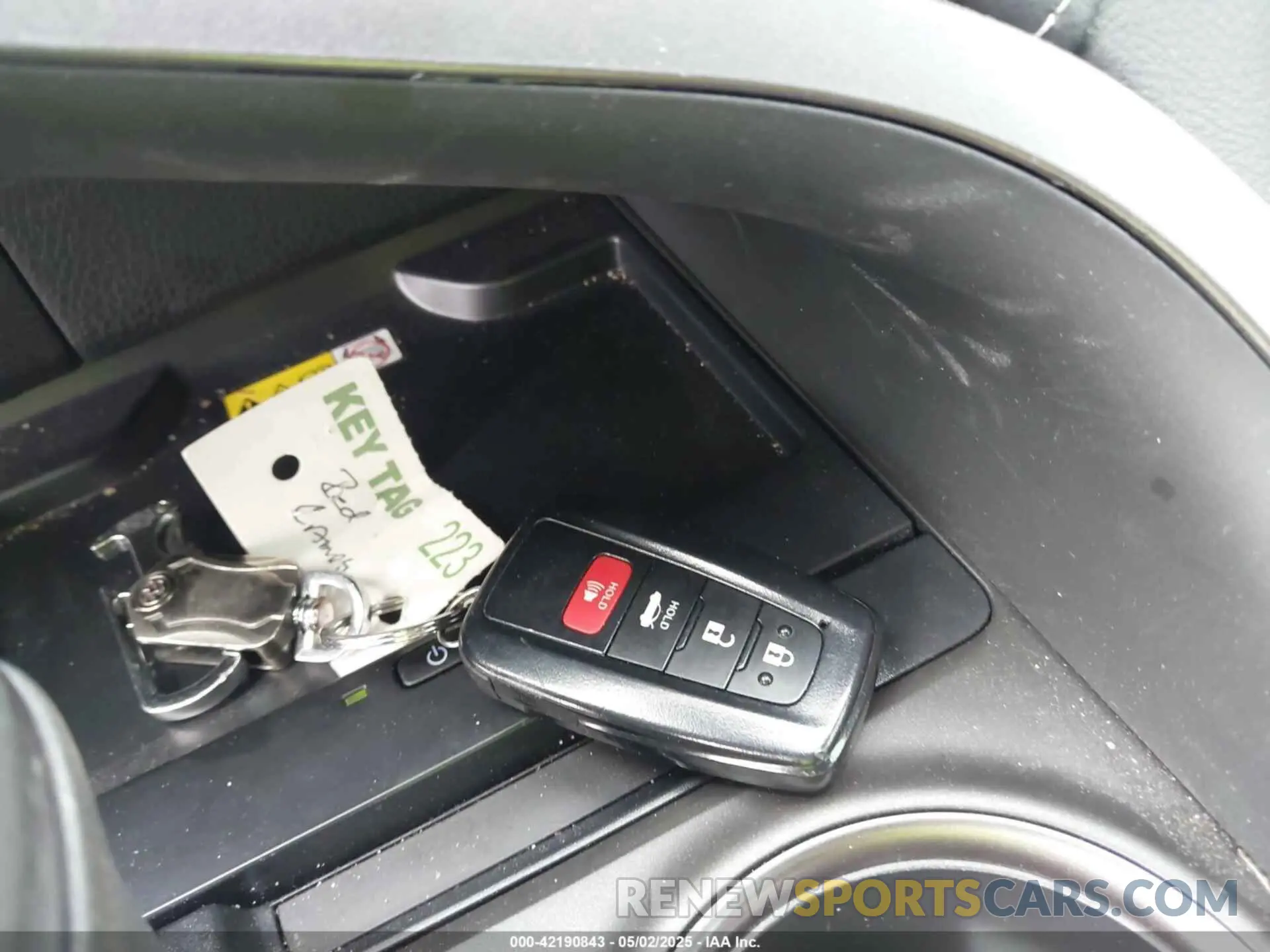 11 Photograph of a damaged car 4T1S31AK4RU066042 TOYOTA CAMRY HYBRID 2024