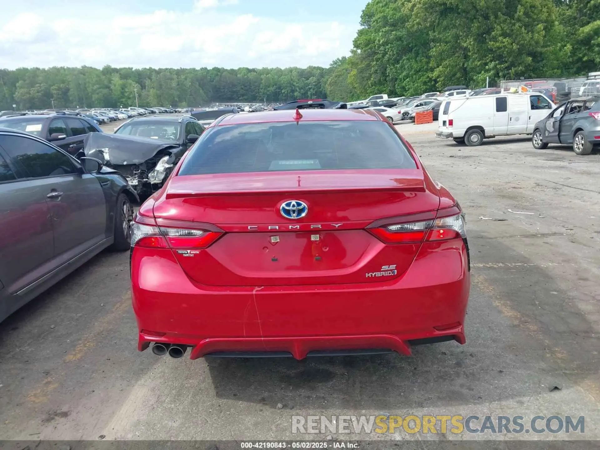 16 Photograph of a damaged car 4T1S31AK4RU066042 TOYOTA CAMRY HYBRID 2024
