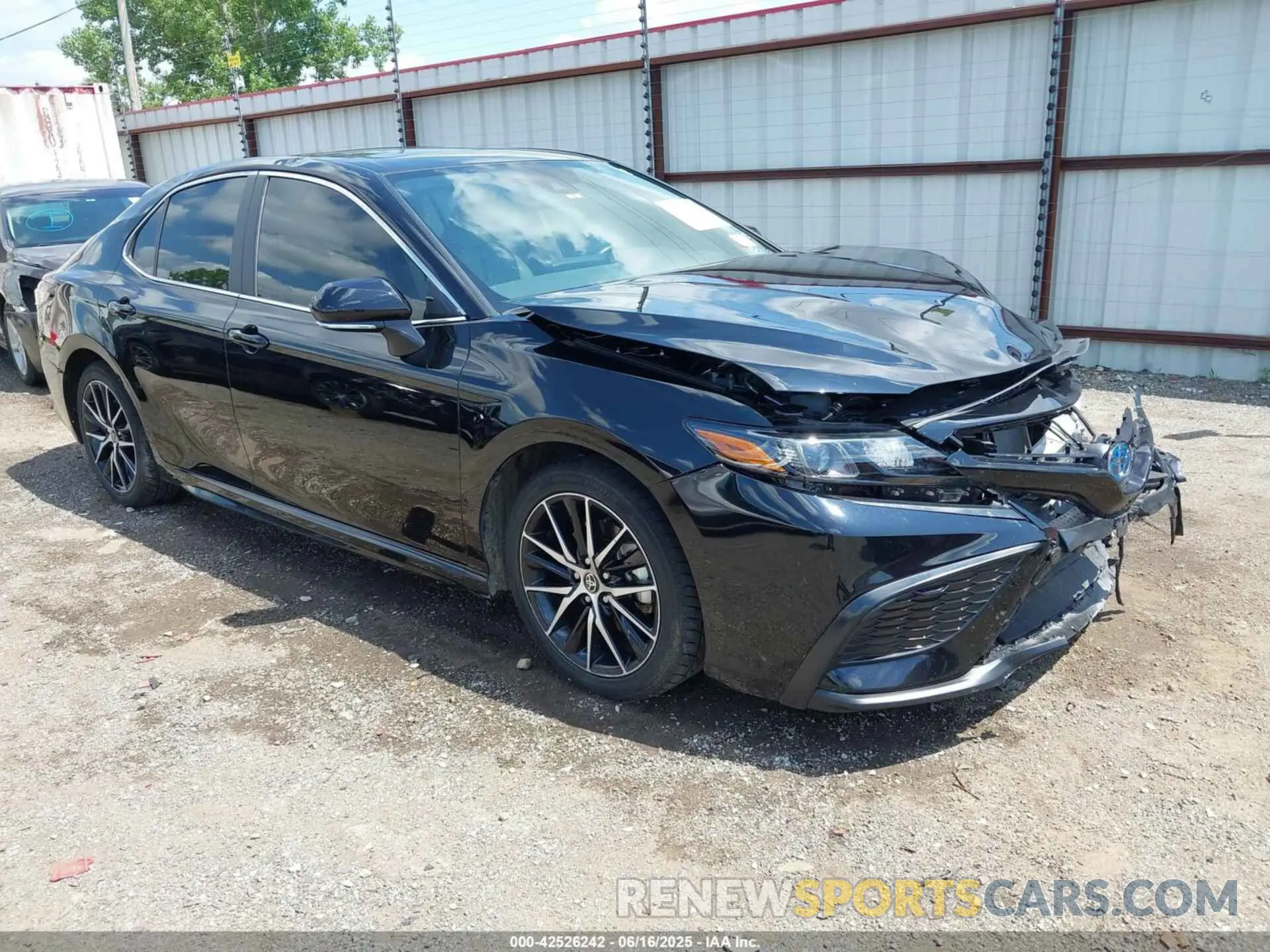 1 Photograph of a damaged car 4T1S31AK7RU629021 TOYOTA CAMRY HYBRID 2024