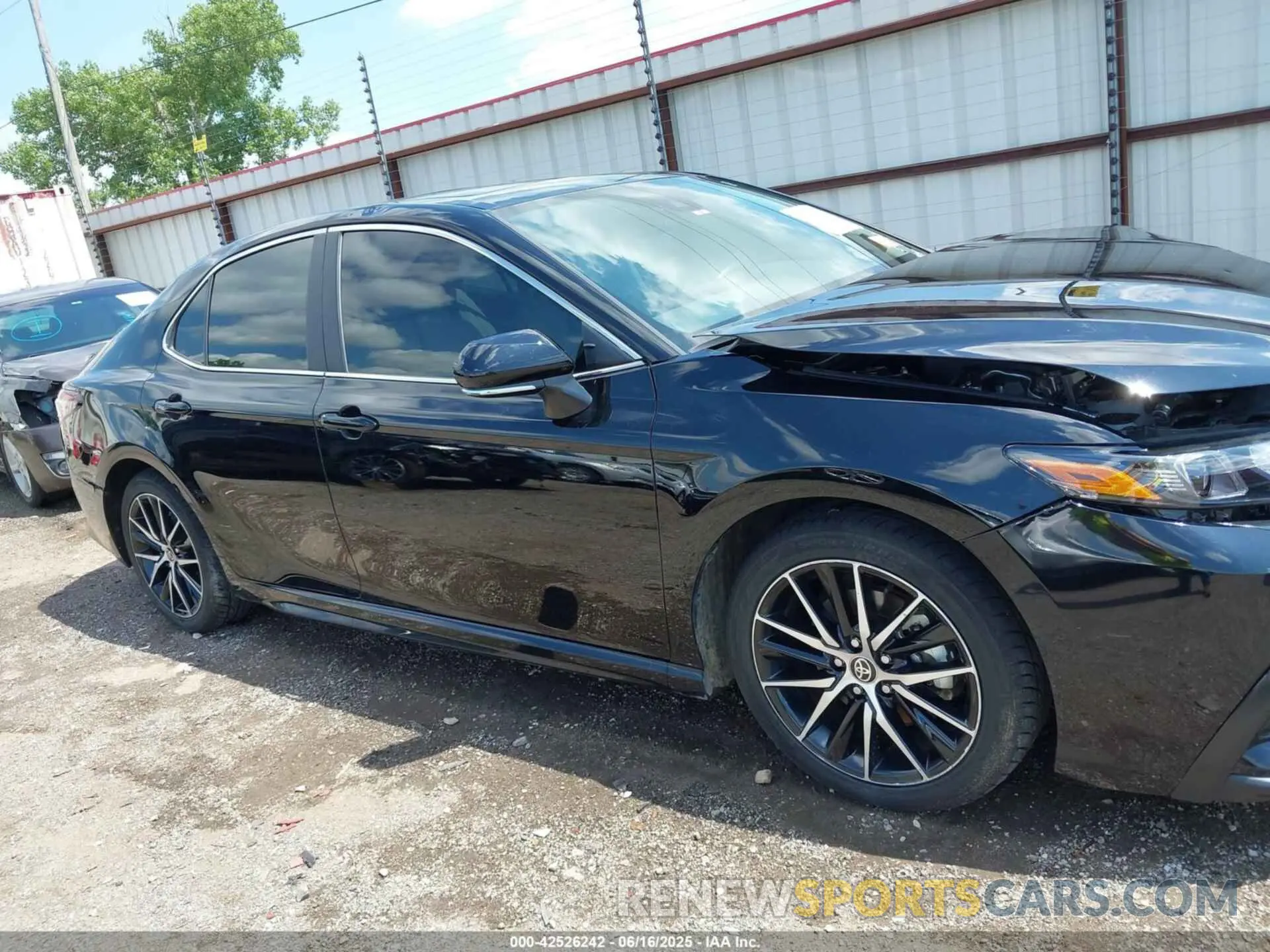 14 Photograph of a damaged car 4T1S31AK7RU629021 TOYOTA CAMRY HYBRID 2024