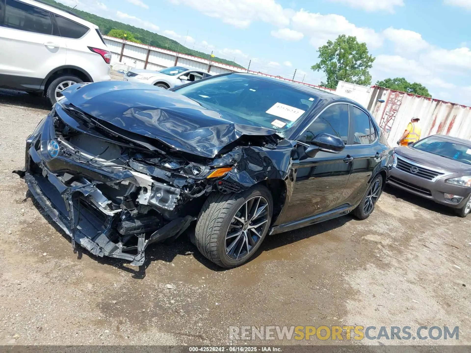 2 Photograph of a damaged car 4T1S31AK7RU629021 TOYOTA CAMRY HYBRID 2024