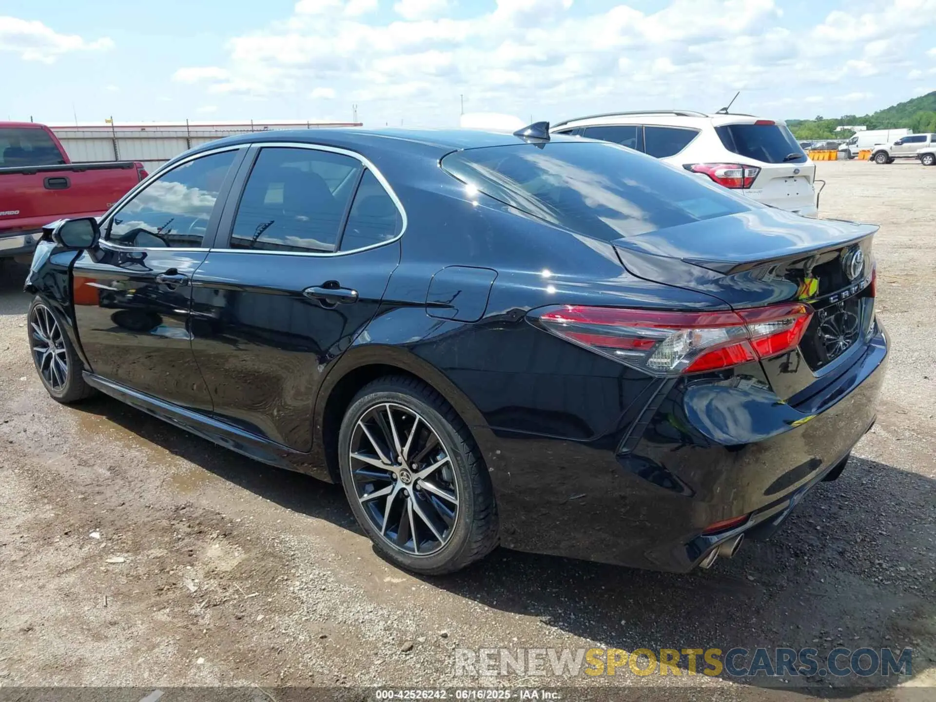 3 Photograph of a damaged car 4T1S31AK7RU629021 TOYOTA CAMRY HYBRID 2024