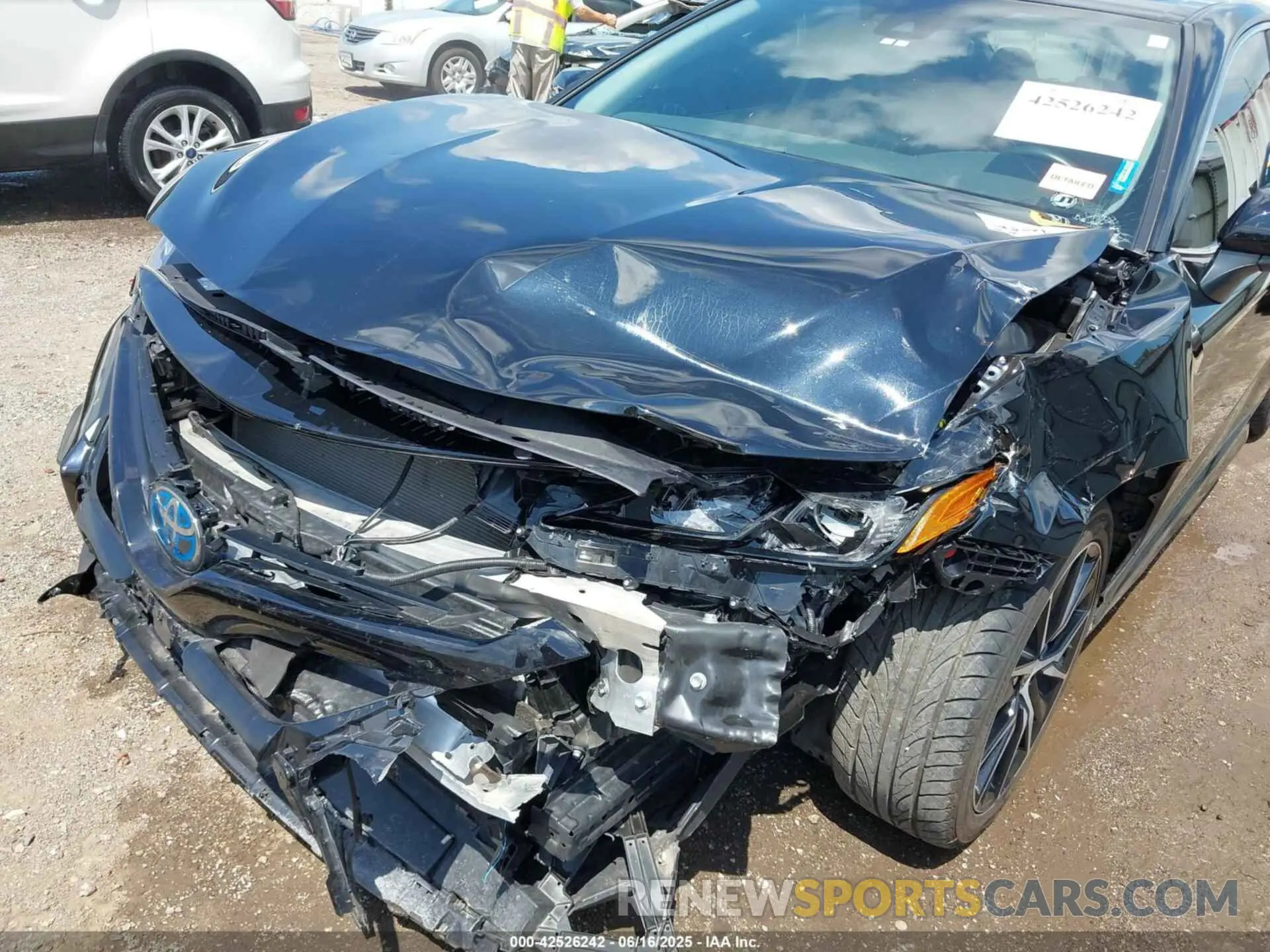 6 Photograph of a damaged car 4T1S31AK7RU629021 TOYOTA CAMRY HYBRID 2024