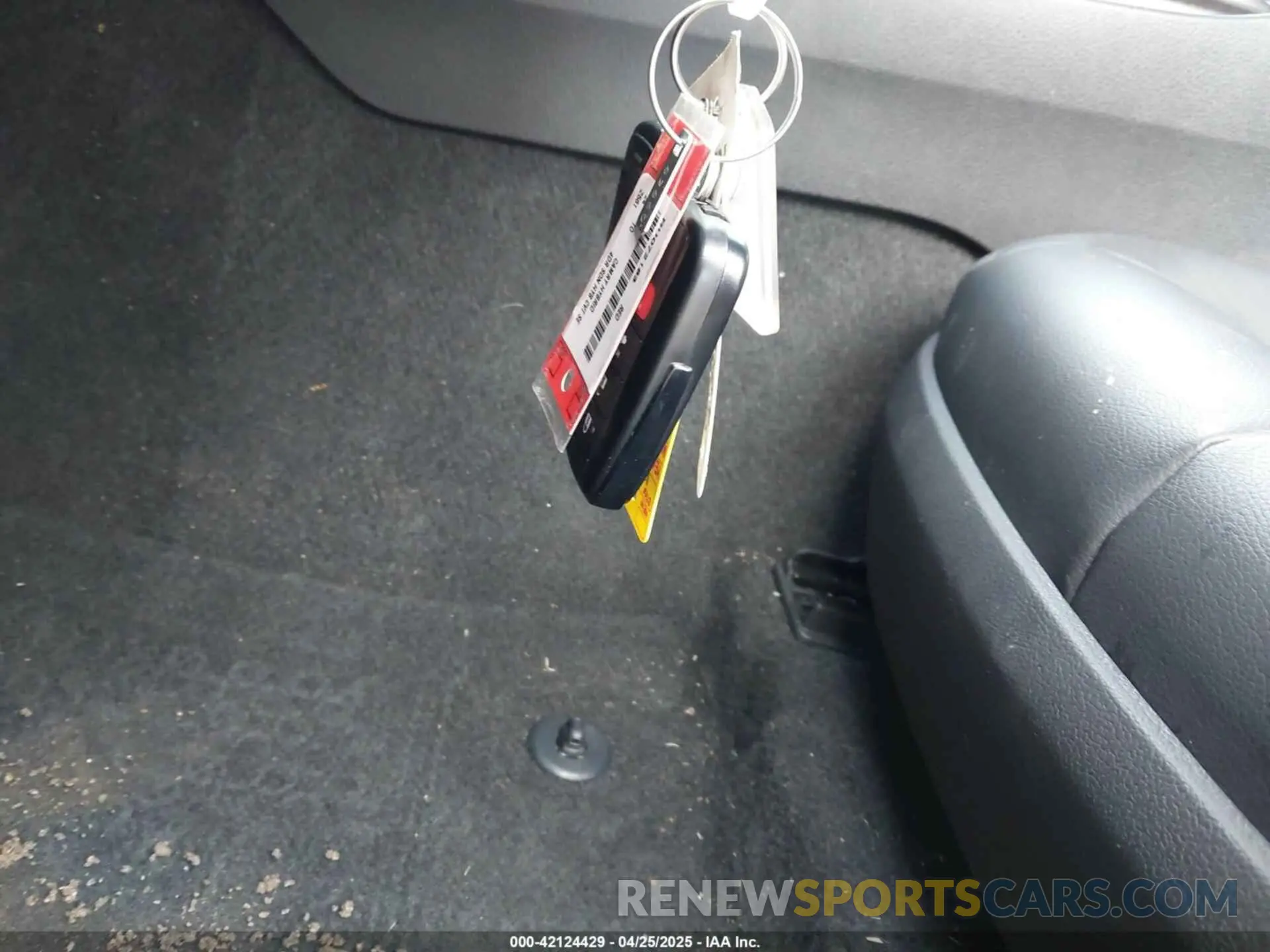 11 Photograph of a damaged car 4T1S31AK8RU072183 TOYOTA CAMRY HYBRID 2024