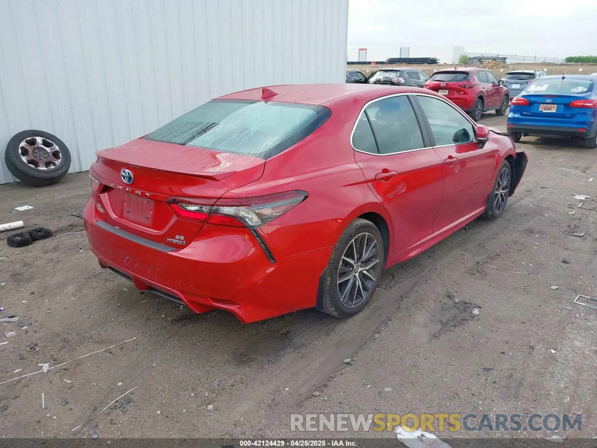 4 Photograph of a damaged car 4T1S31AK8RU072183 TOYOTA CAMRY HYBRID 2024