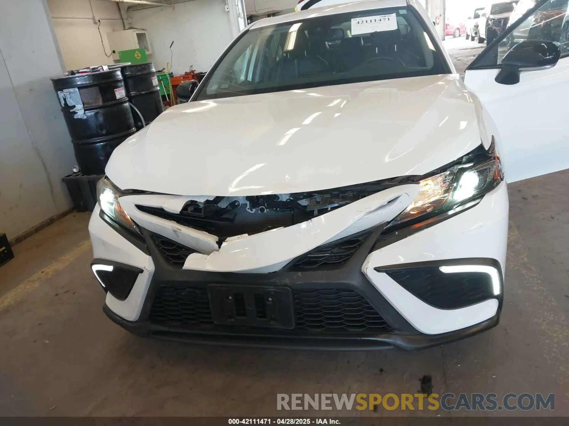18 Photograph of a damaged car 4T1T31AK0RU073025 TOYOTA CAMRY HYBRID 2024