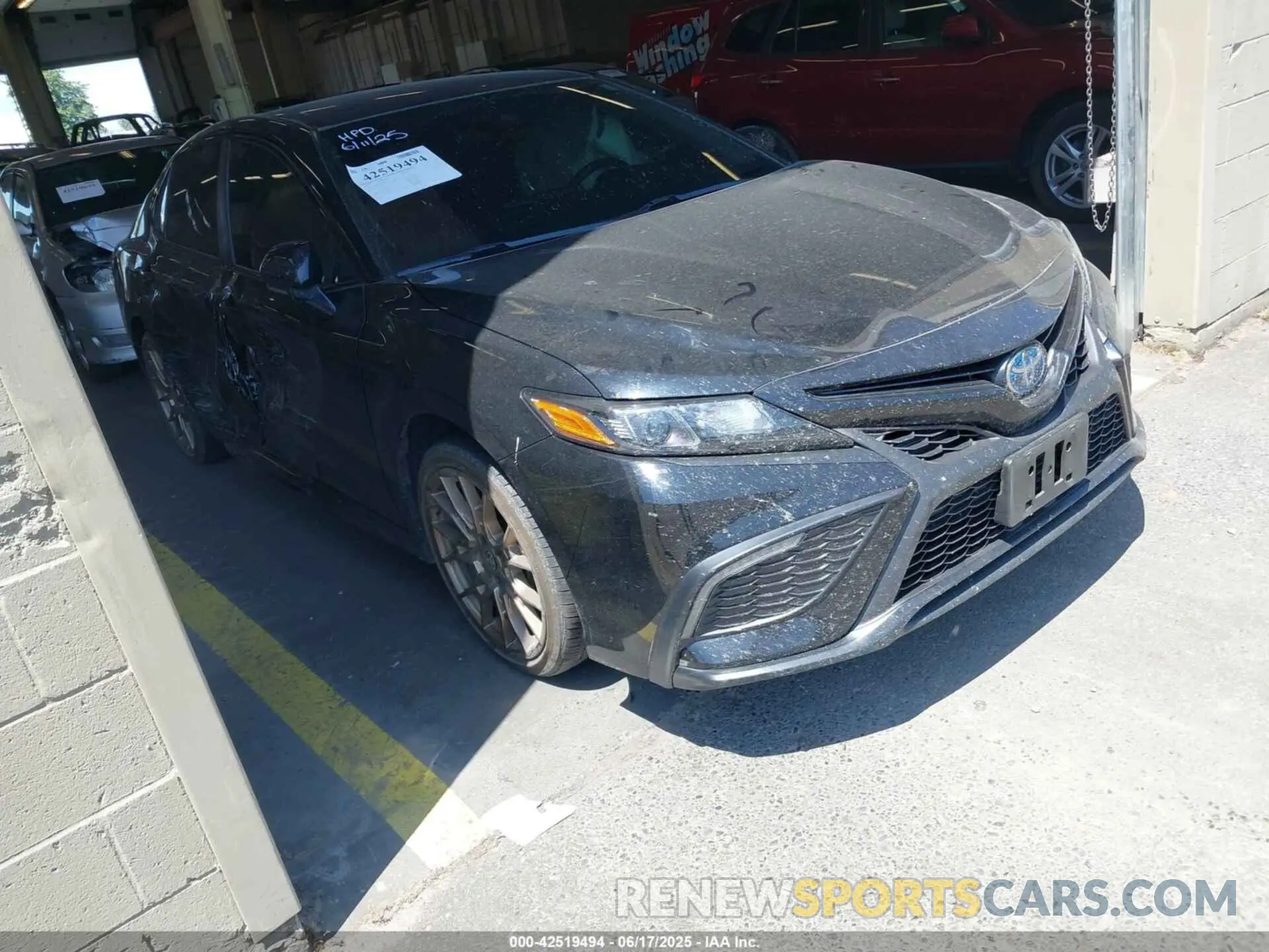 1 Photograph of a damaged car 4T1T31AK7RU071479 TOYOTA CAMRY HYBRID 2024