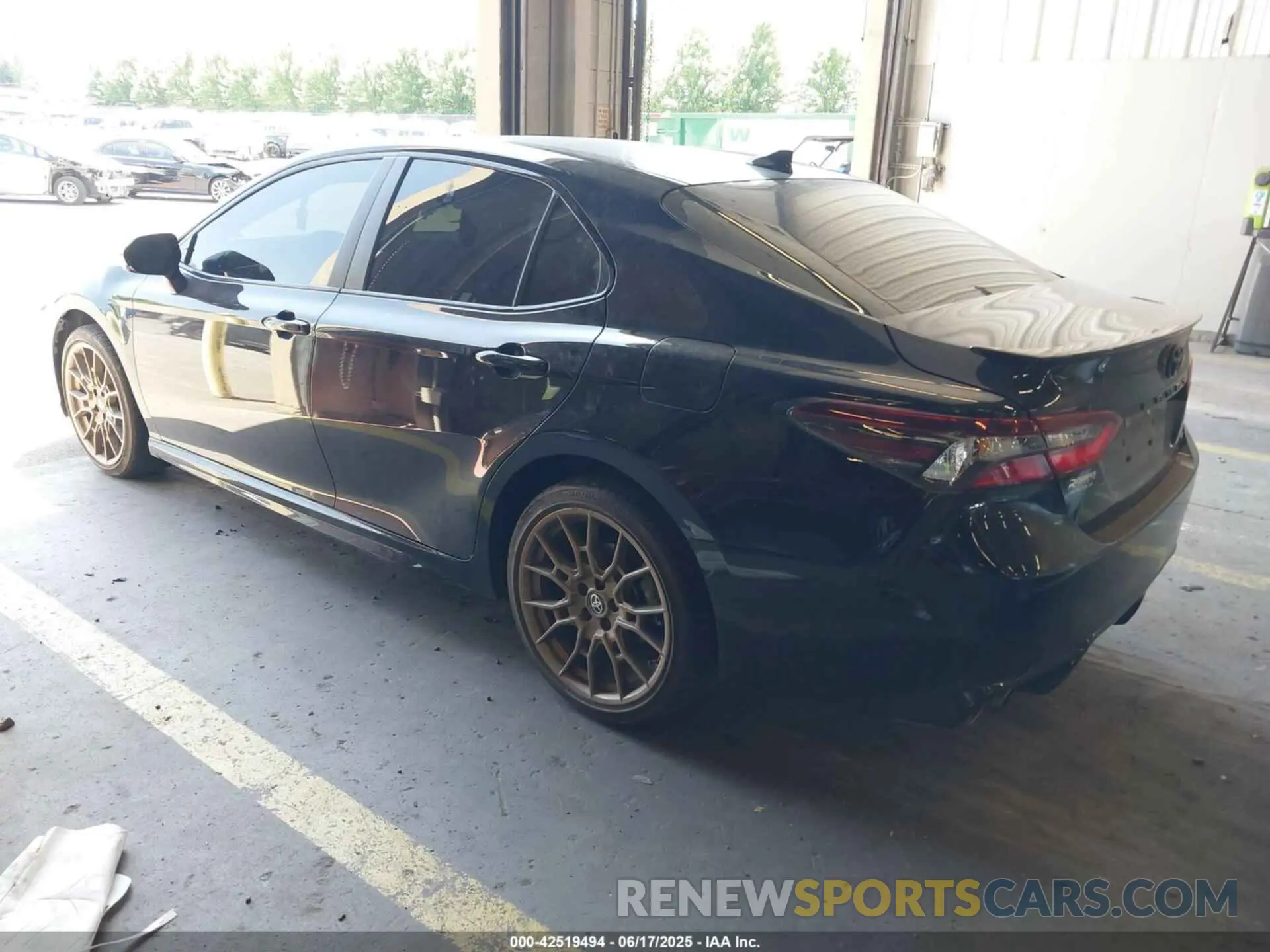 3 Photograph of a damaged car 4T1T31AK7RU071479 TOYOTA CAMRY HYBRID 2024