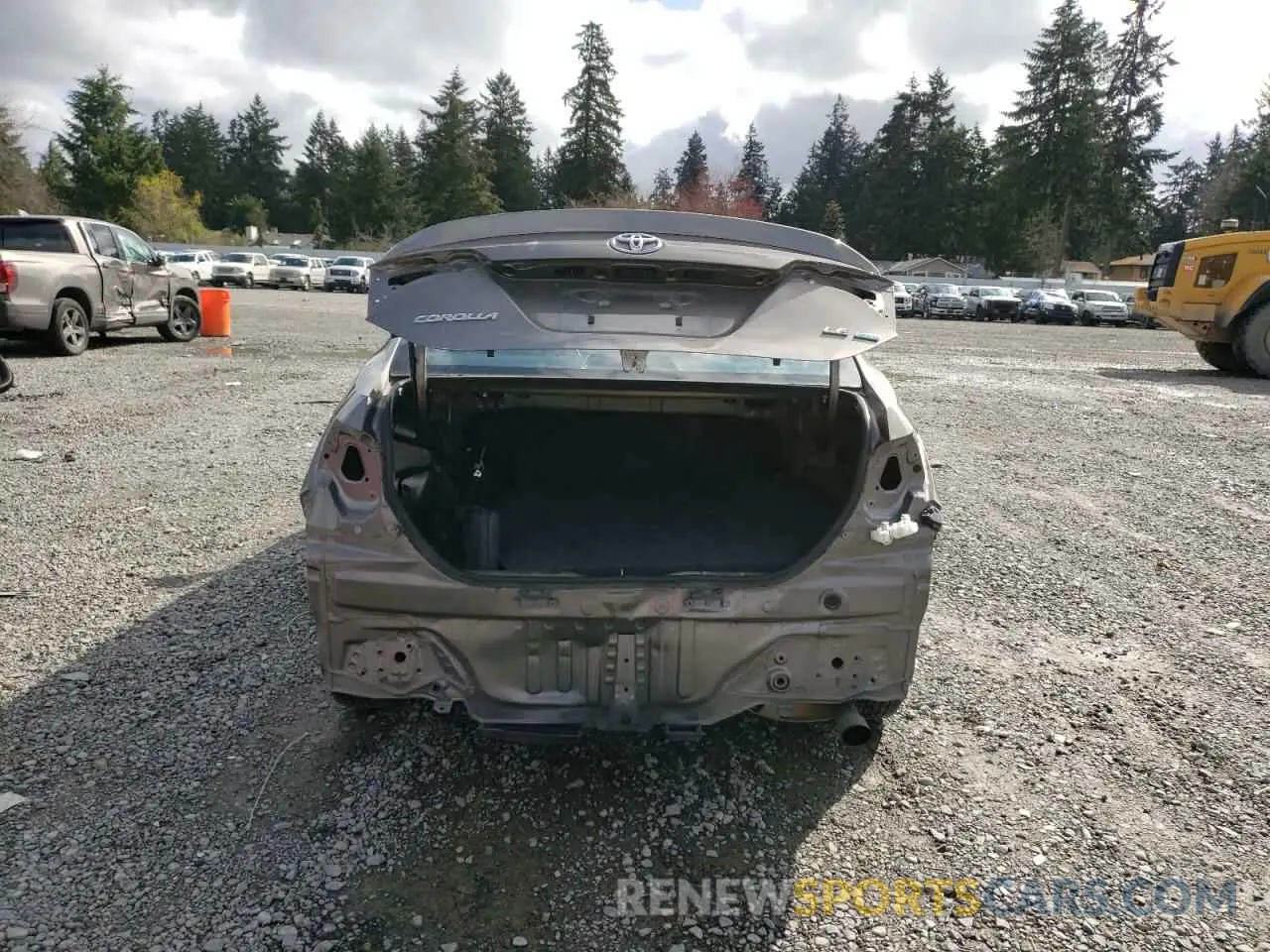 6 Photograph of a damaged car 2T1BPRHE2KC214067 TOYOTA COROLLA 2019
