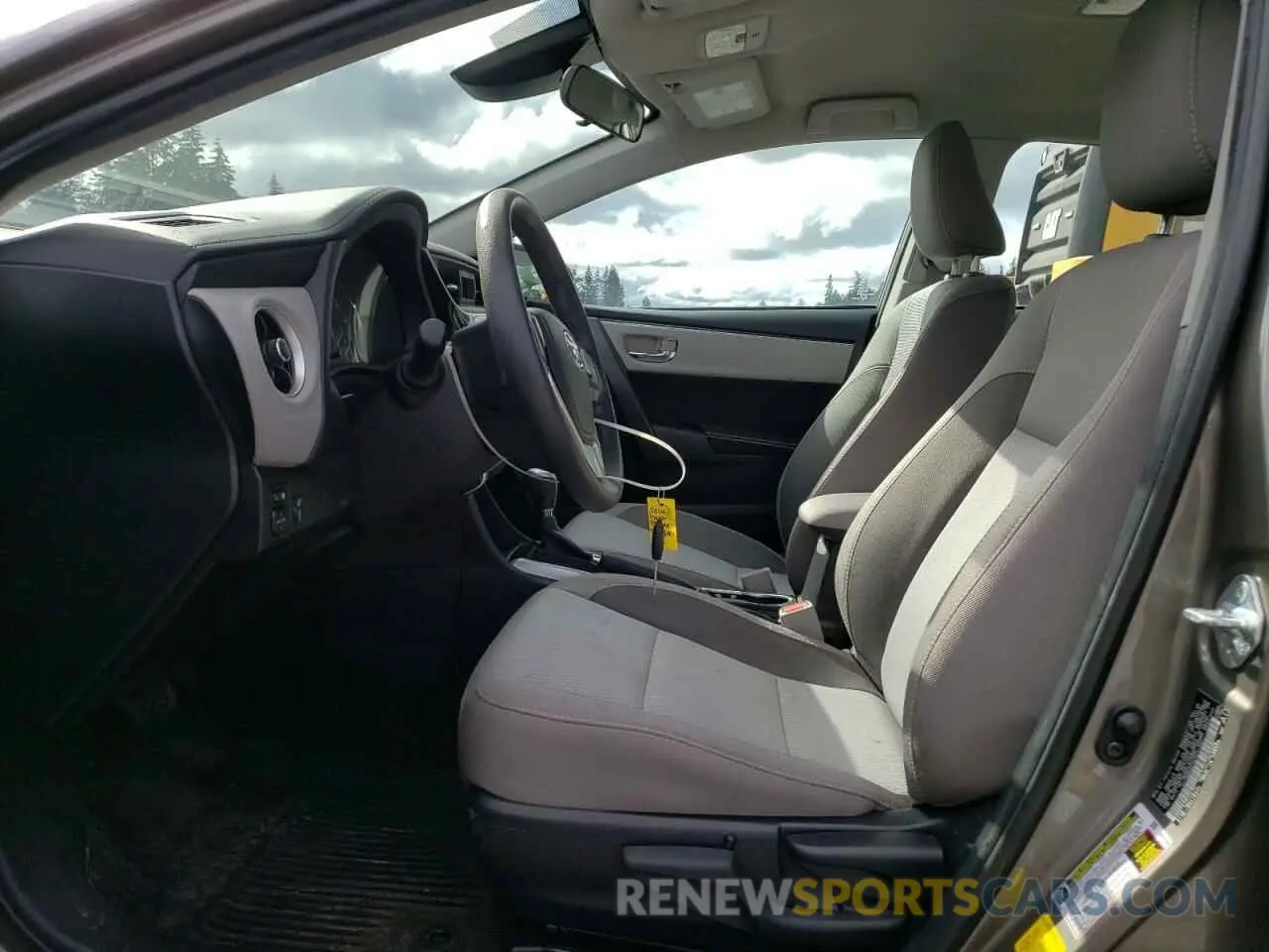 7 Photograph of a damaged car 2T1BPRHE2KC214067 TOYOTA COROLLA 2019