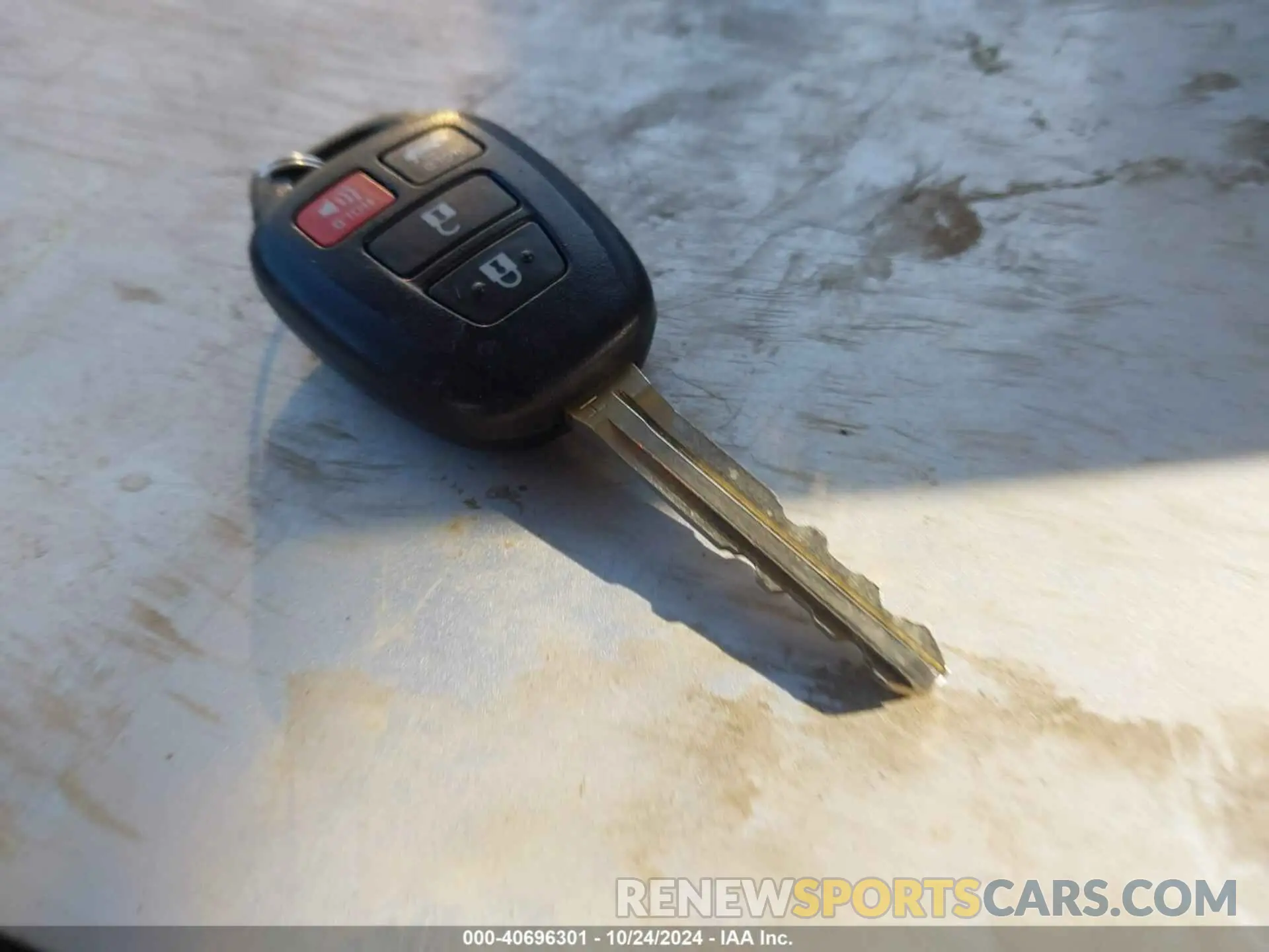 11 Photograph of a damaged car 2T1BURHE0KC126045 TOYOTA COROLLA 2019